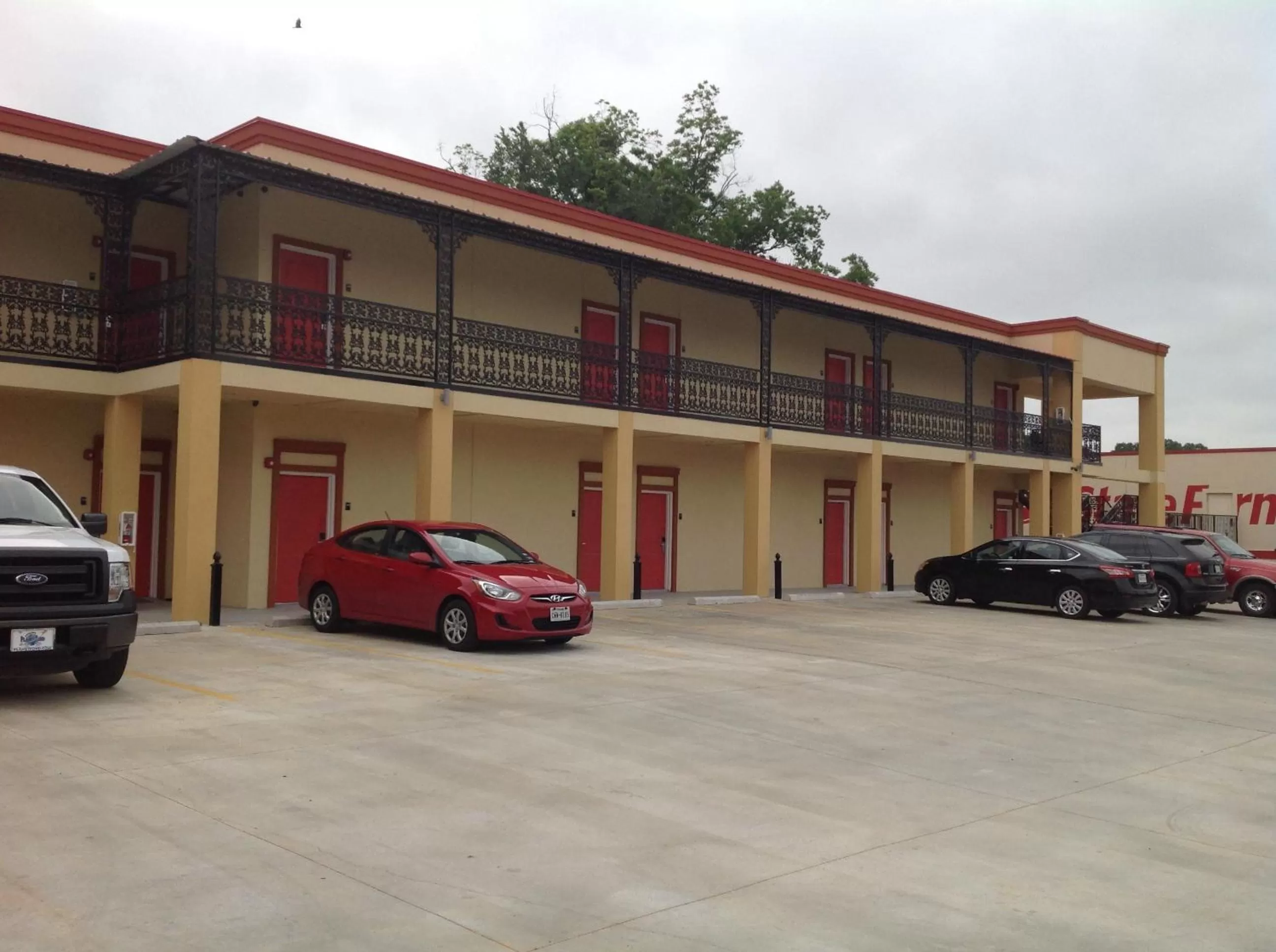 Property building in Executive Inn and Suites Jefferson