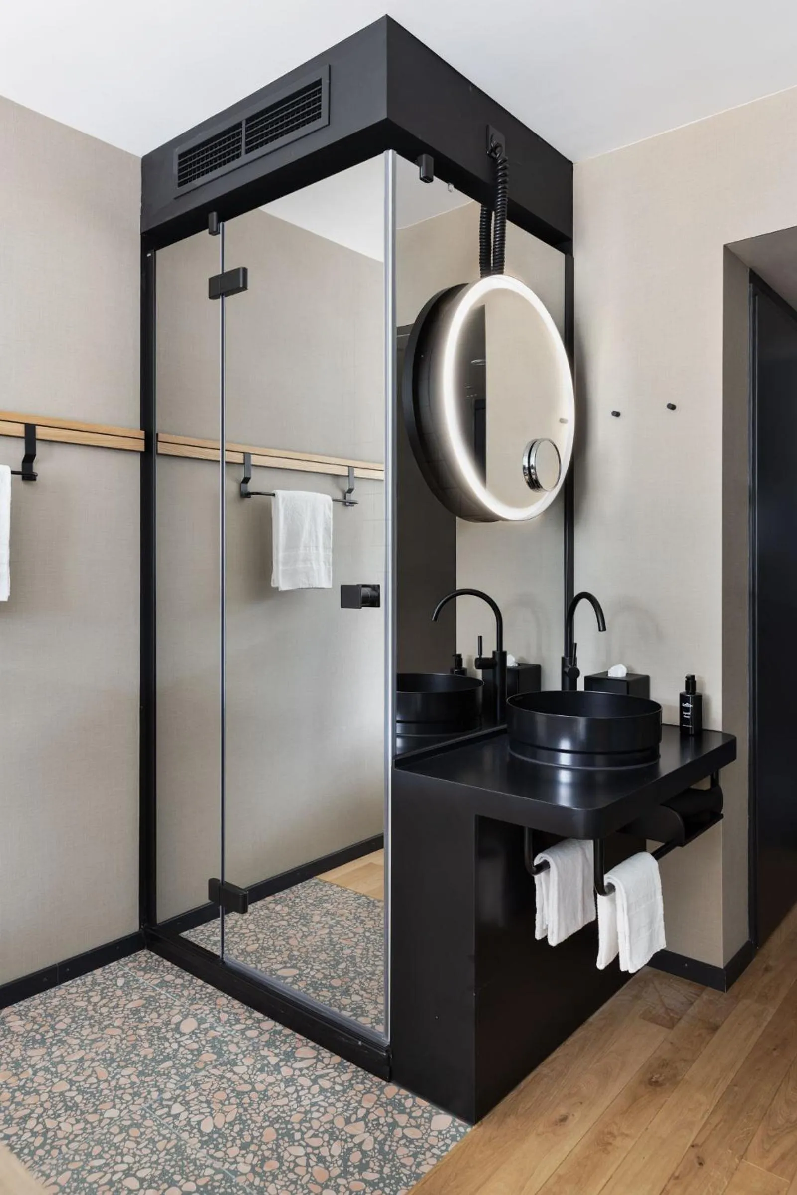 Shower in Stay KooooK Bern City - Online Check In