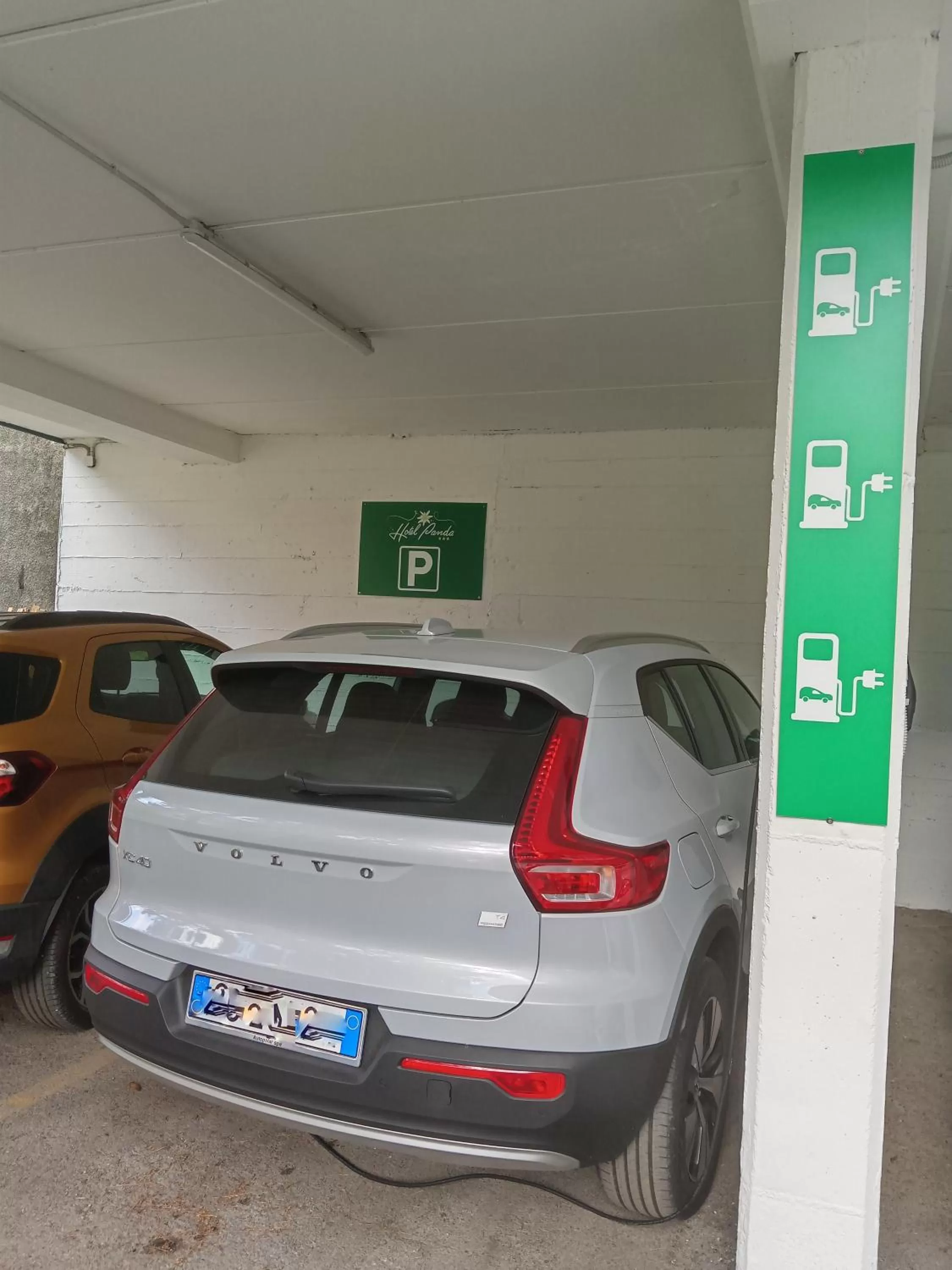 Property logo or sign in Hotel Panda Cortina- ricarica auto elettriche