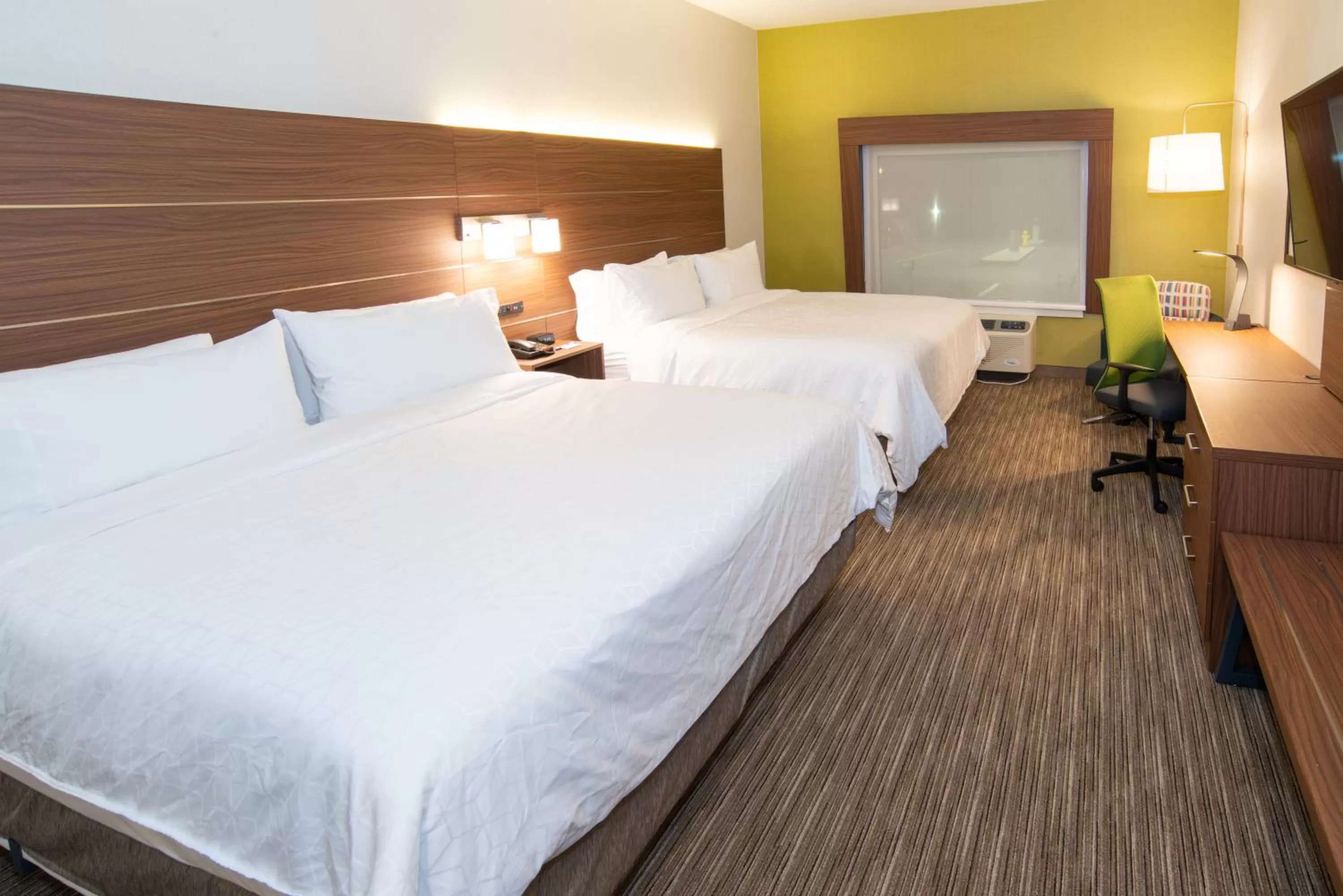 Bed in Holiday Inn Express & Suites - North Battleford by IHG