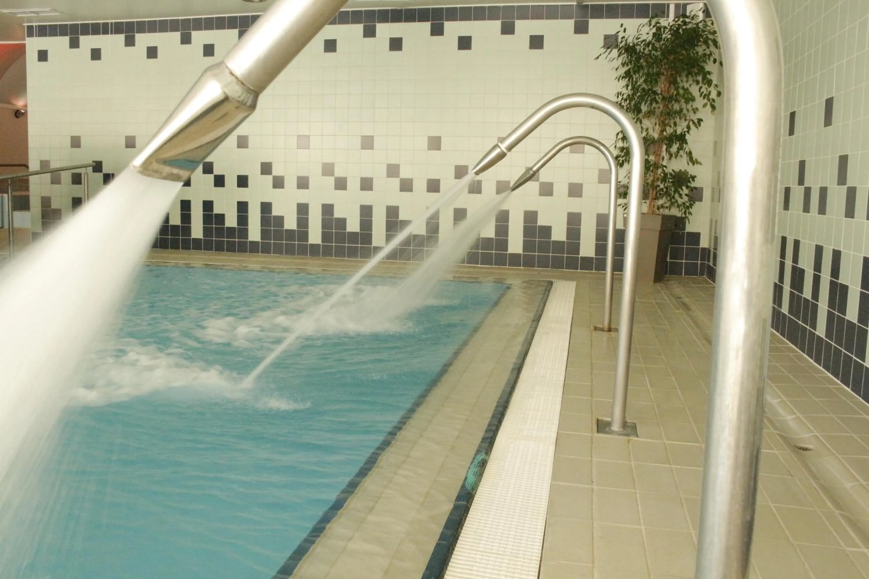 Spa and wellness centre/facilities in College des Doctrinaires, Hôtel, Résidence et SPA