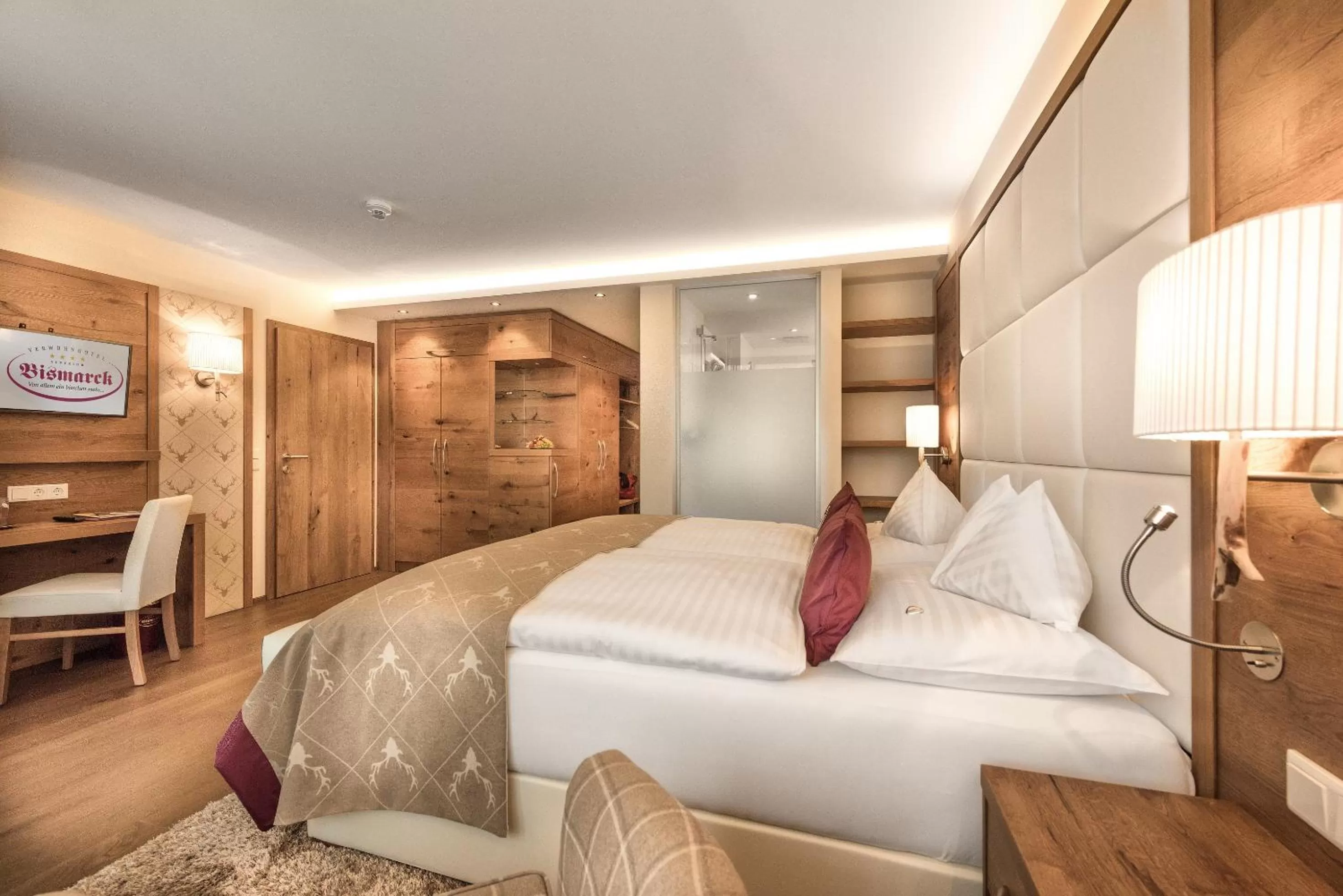 Photo of the whole room, Bed in Hotel Bismarck