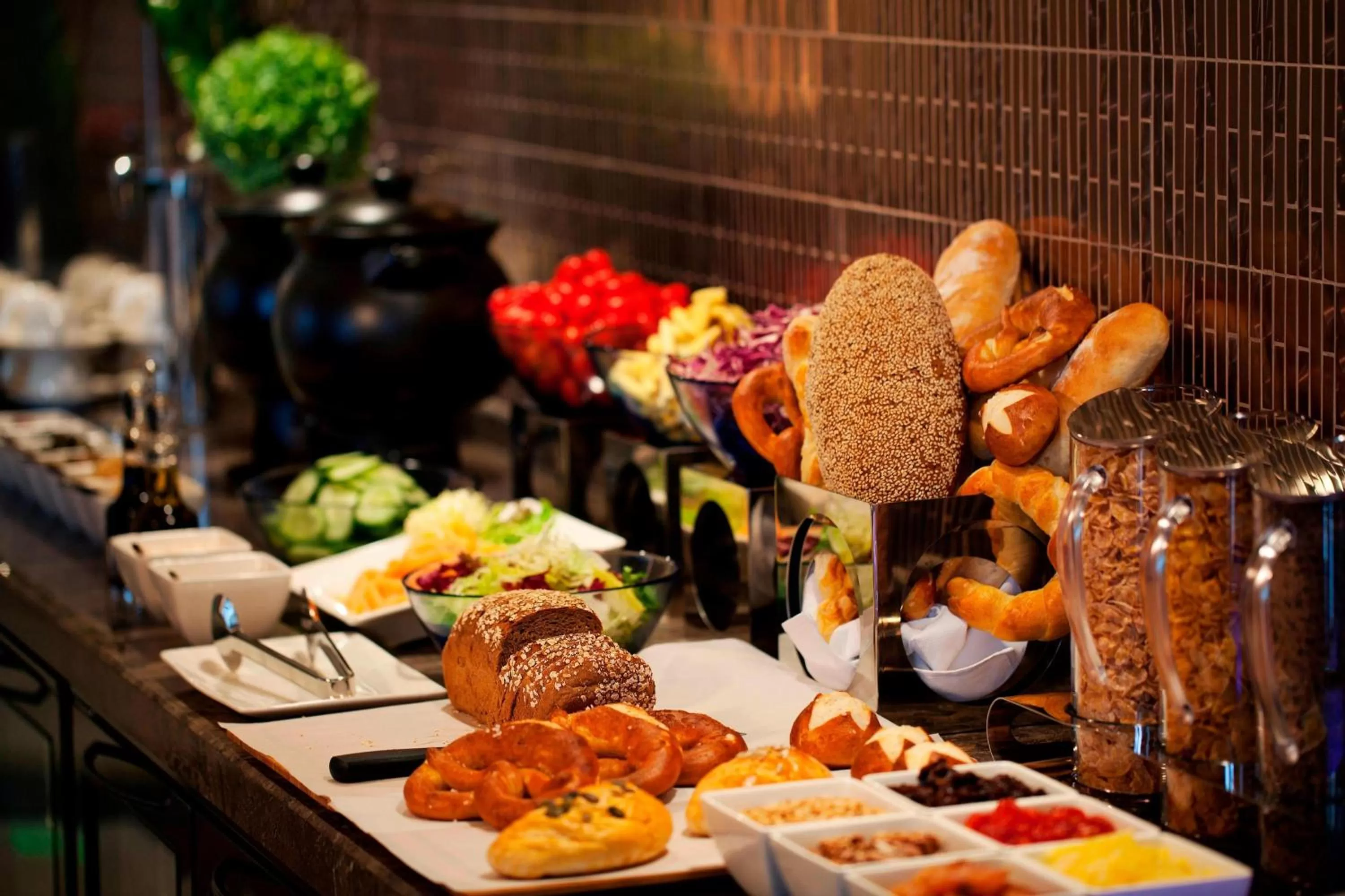 Lounge or bar in The OCT Harbour, Shenzhen - Marriott Executive Apartments