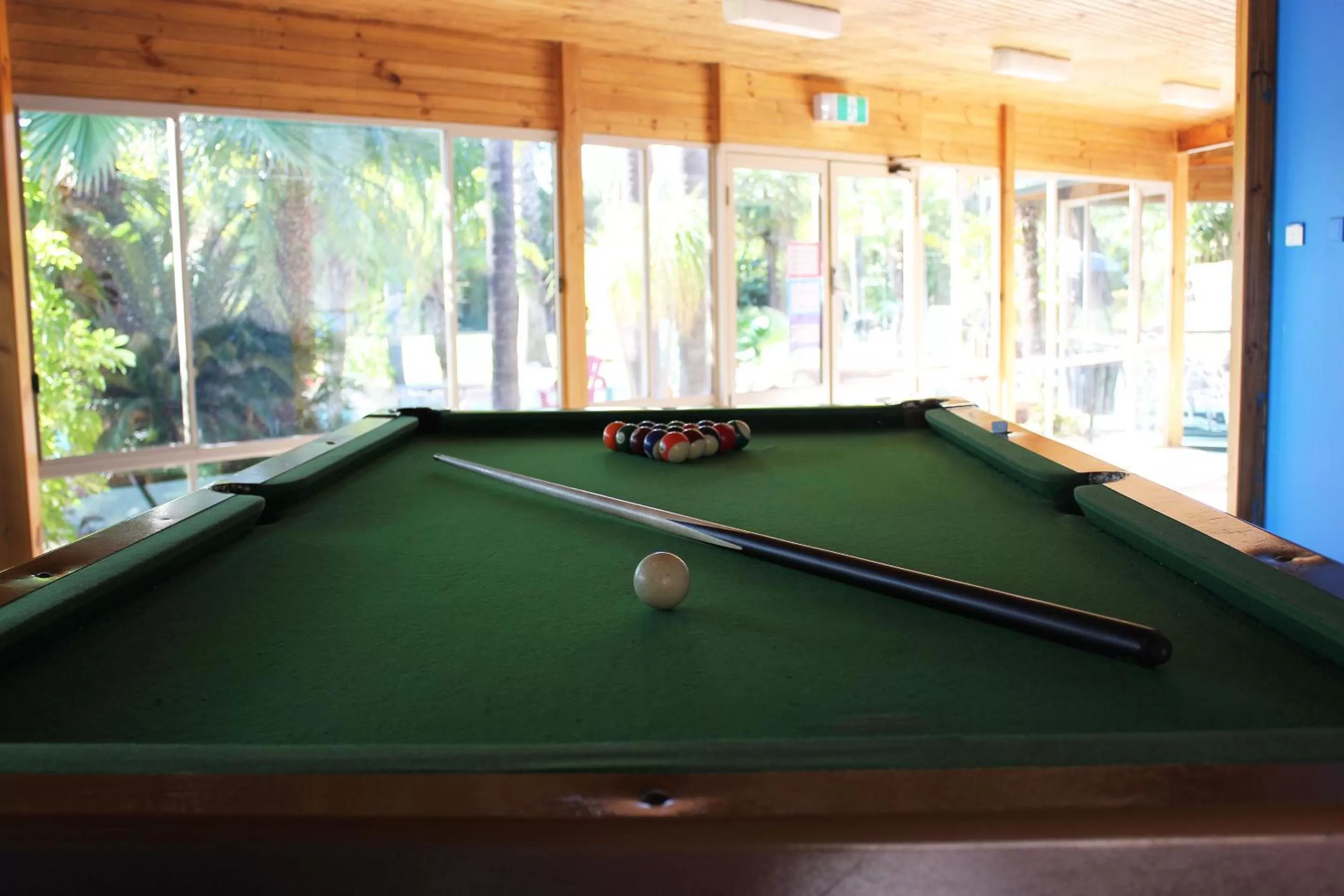 Communal lounge/ TV room in Swan Hill Resort