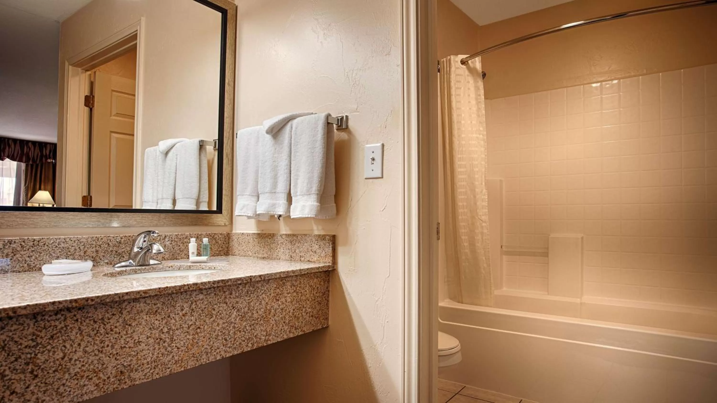 King Suite in Best Western Snyder Inn