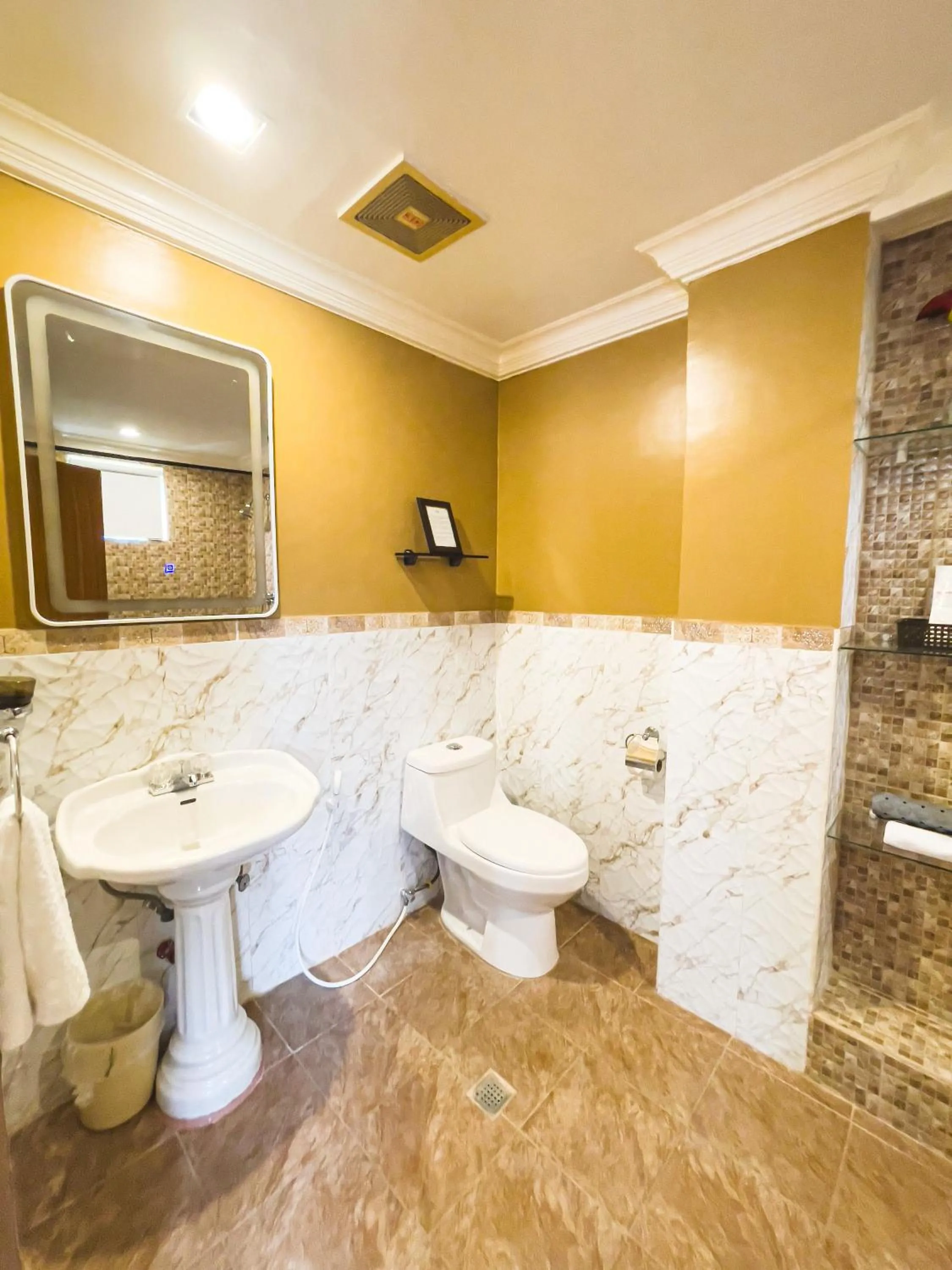 Bathroom in Miramar Hotel