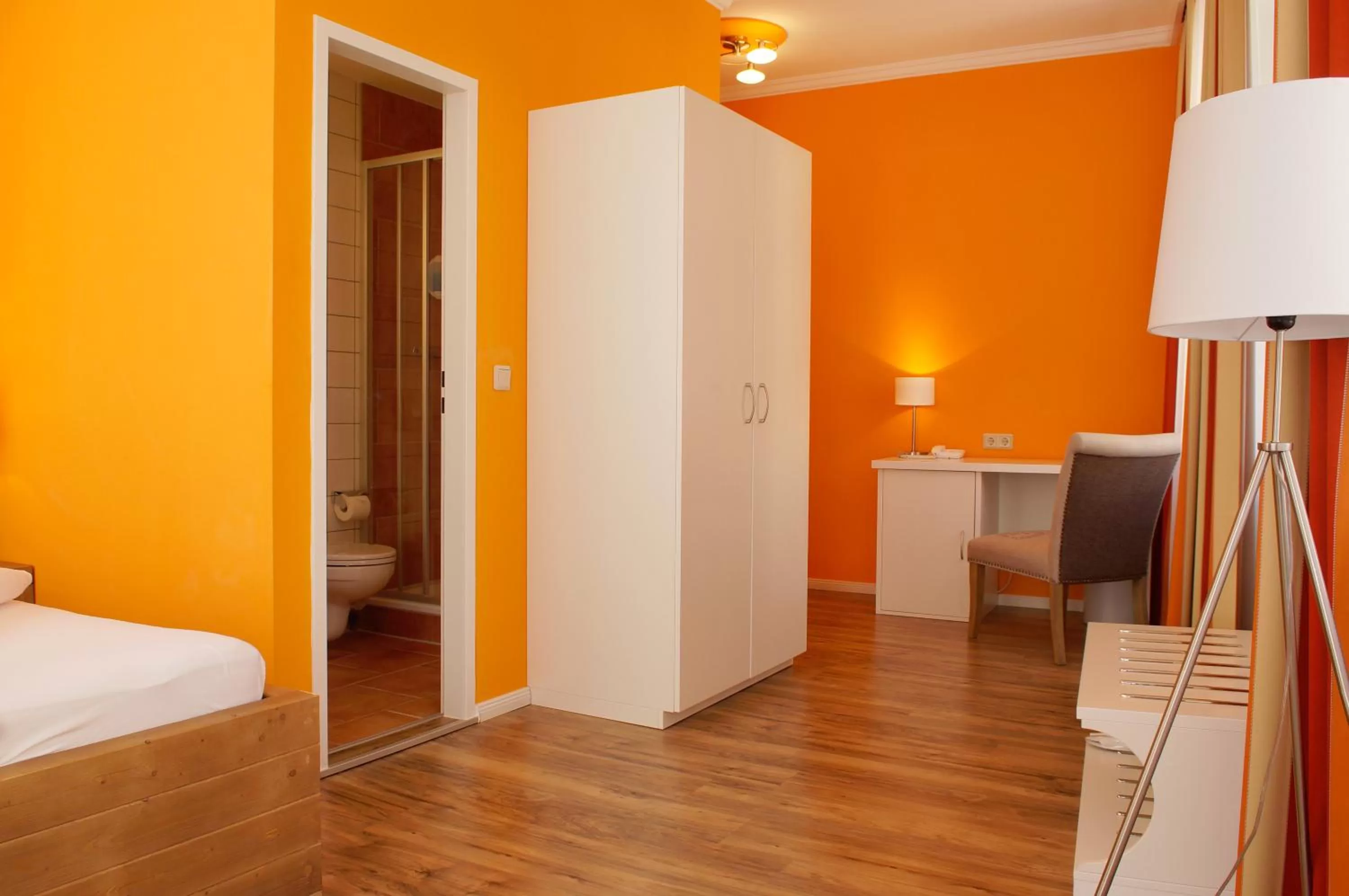 Bedroom, Bed in Hotel Am Obermarkt