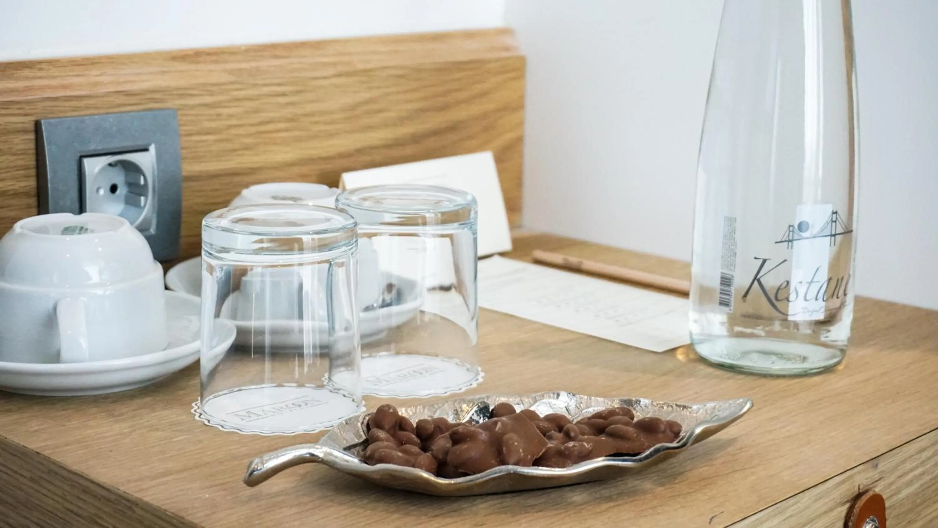 Food in Maroon Tomtom