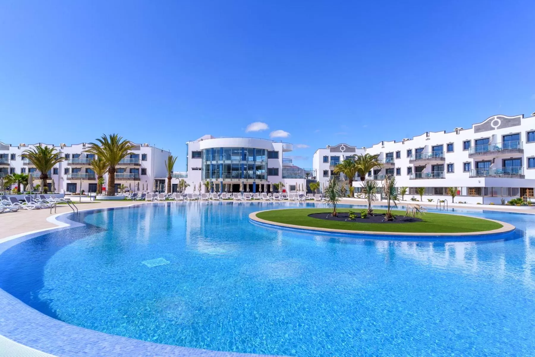 Swimming pool in Hotel Cordial Marina Blanca