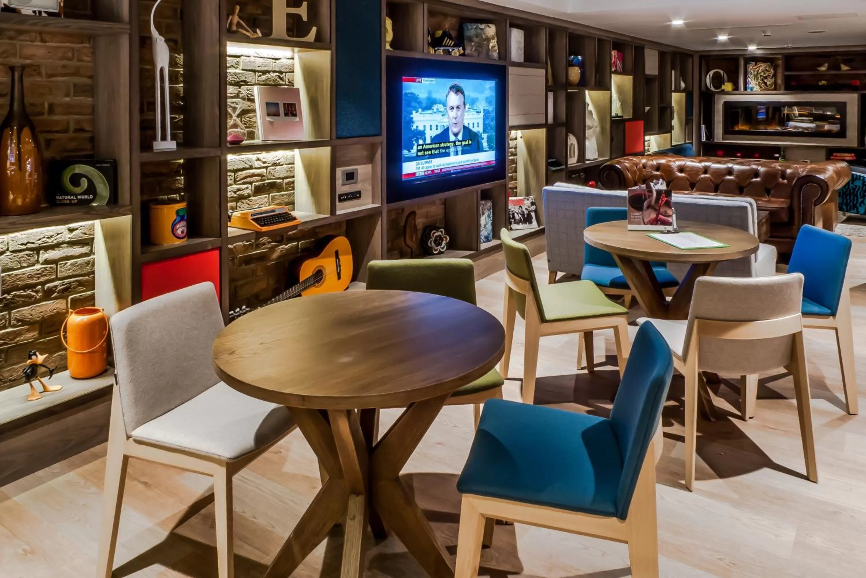 Lounge or bar in Holiday Inn London Camden Lock by IHG