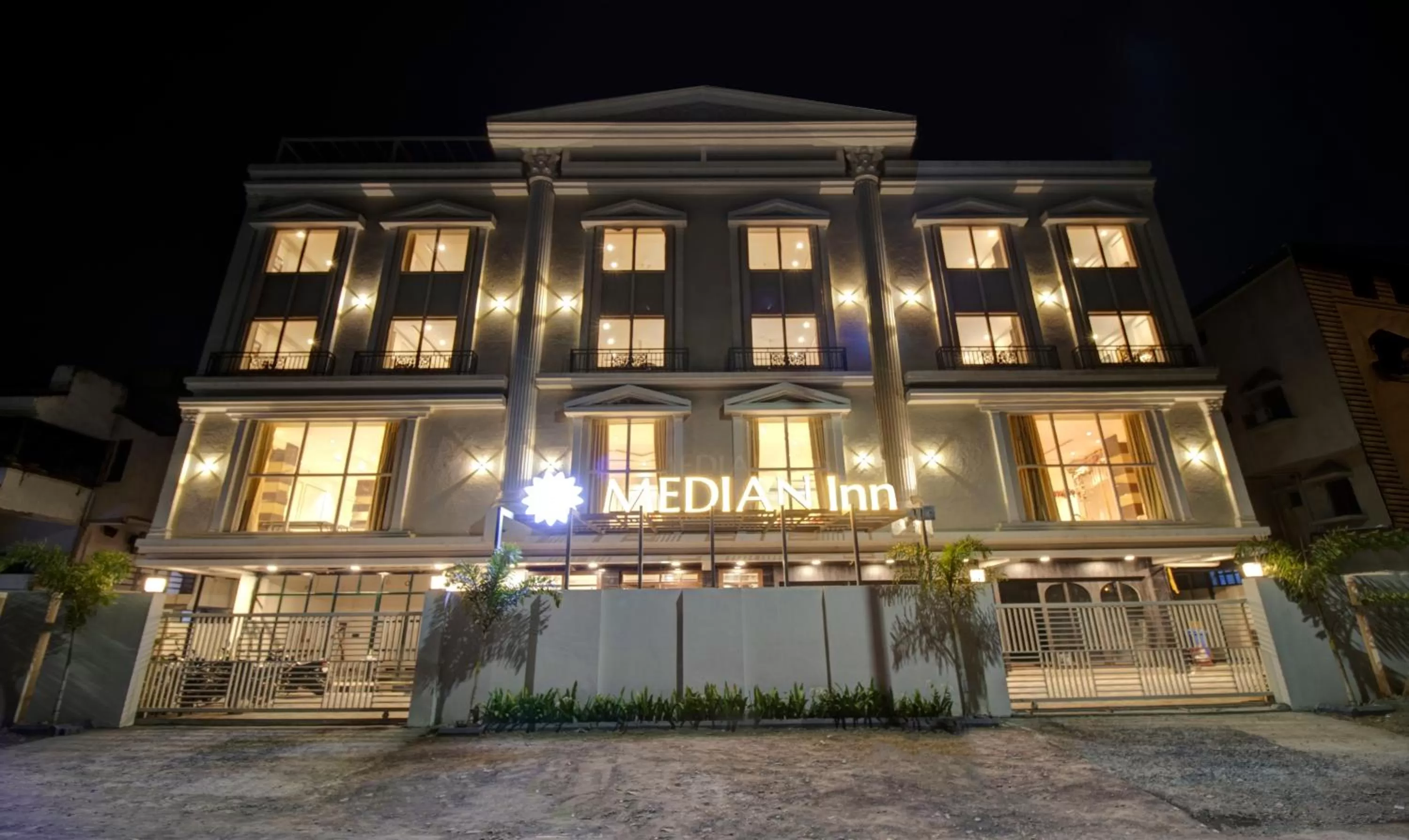 Facade/entrance in Treebo Premium Median Inn