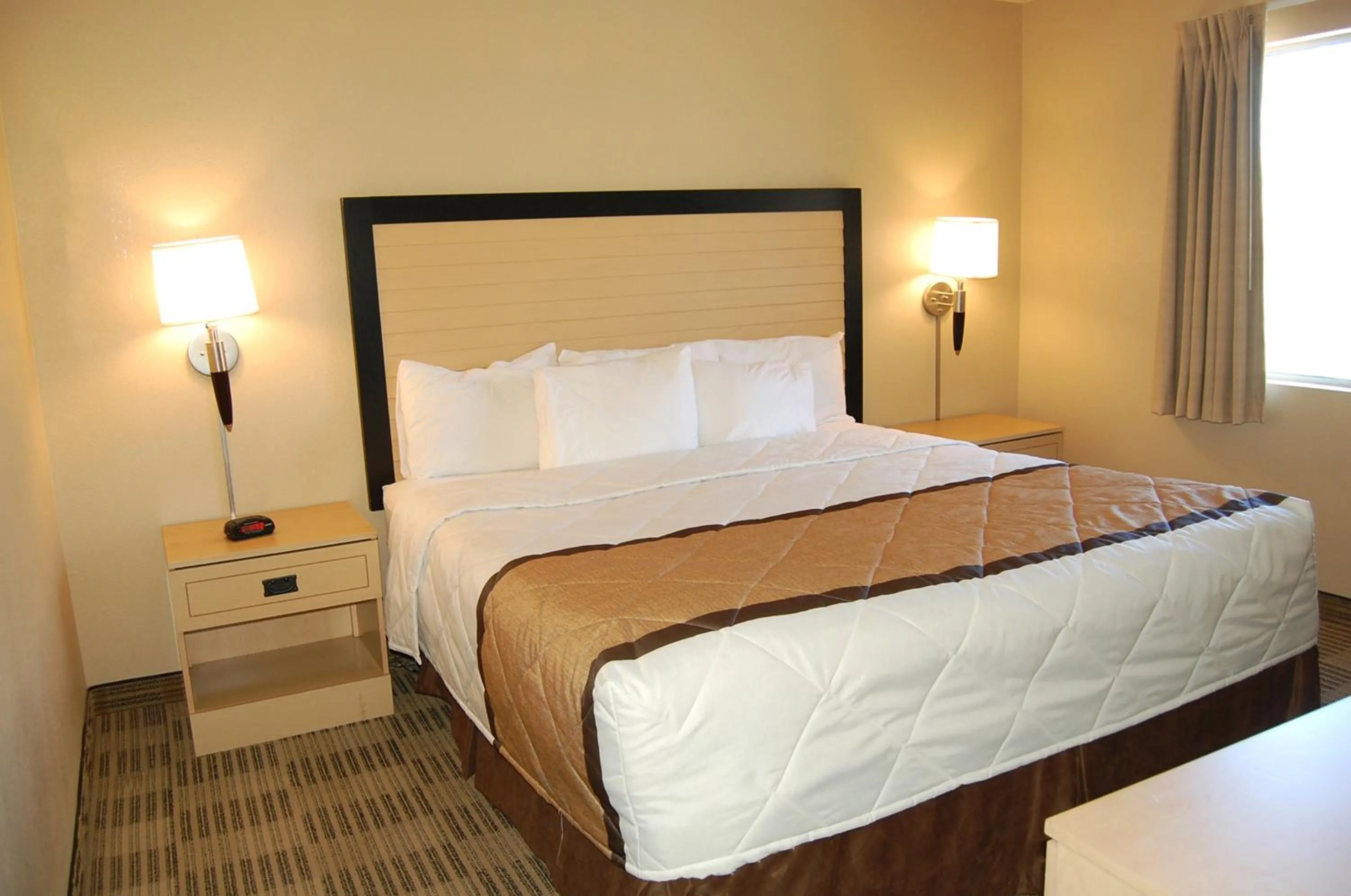 Bed in Extended Stay America Select Suites - Greensboro - Wendover Ave - Big Tree Way