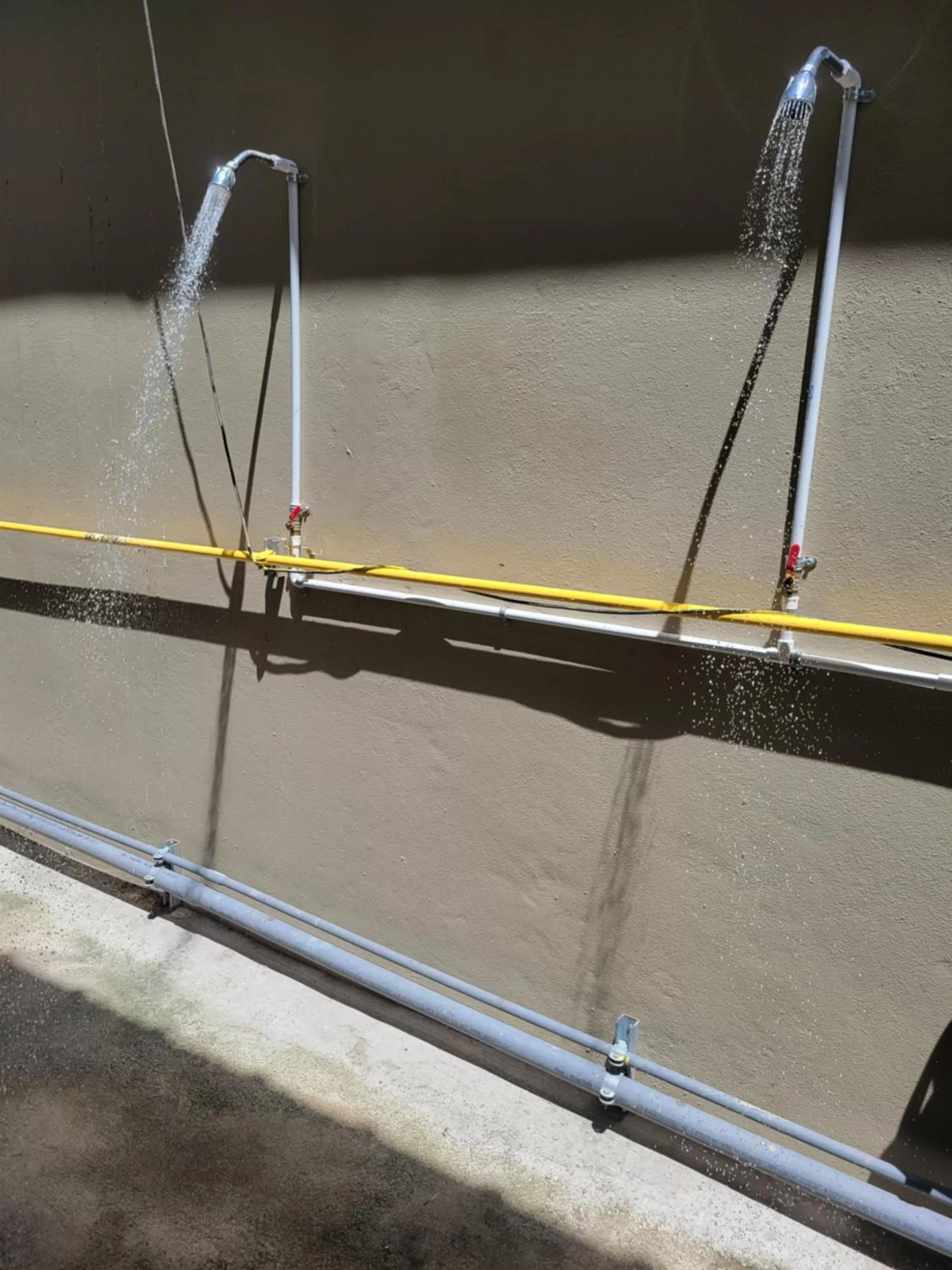 Shower in Aguada of the Seas