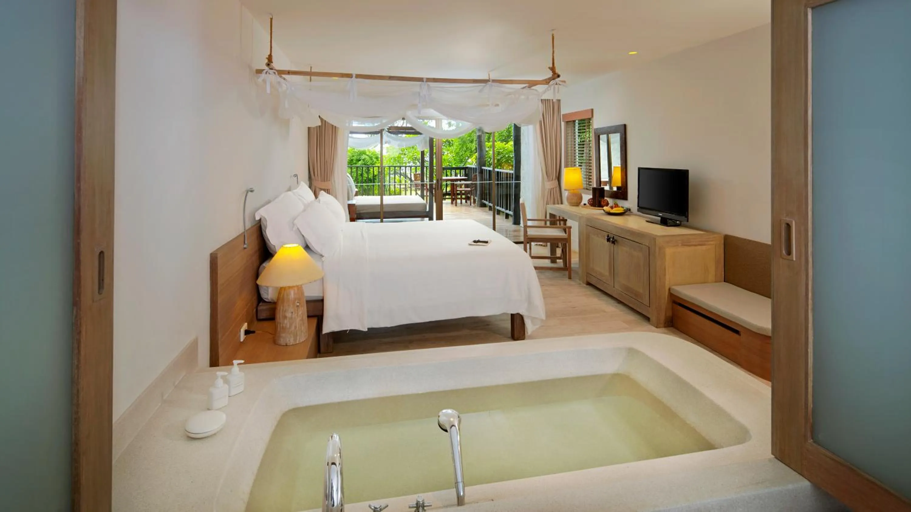 Bathroom, Bed in Wyndham Hua Hin Pranburi Resort & Villas