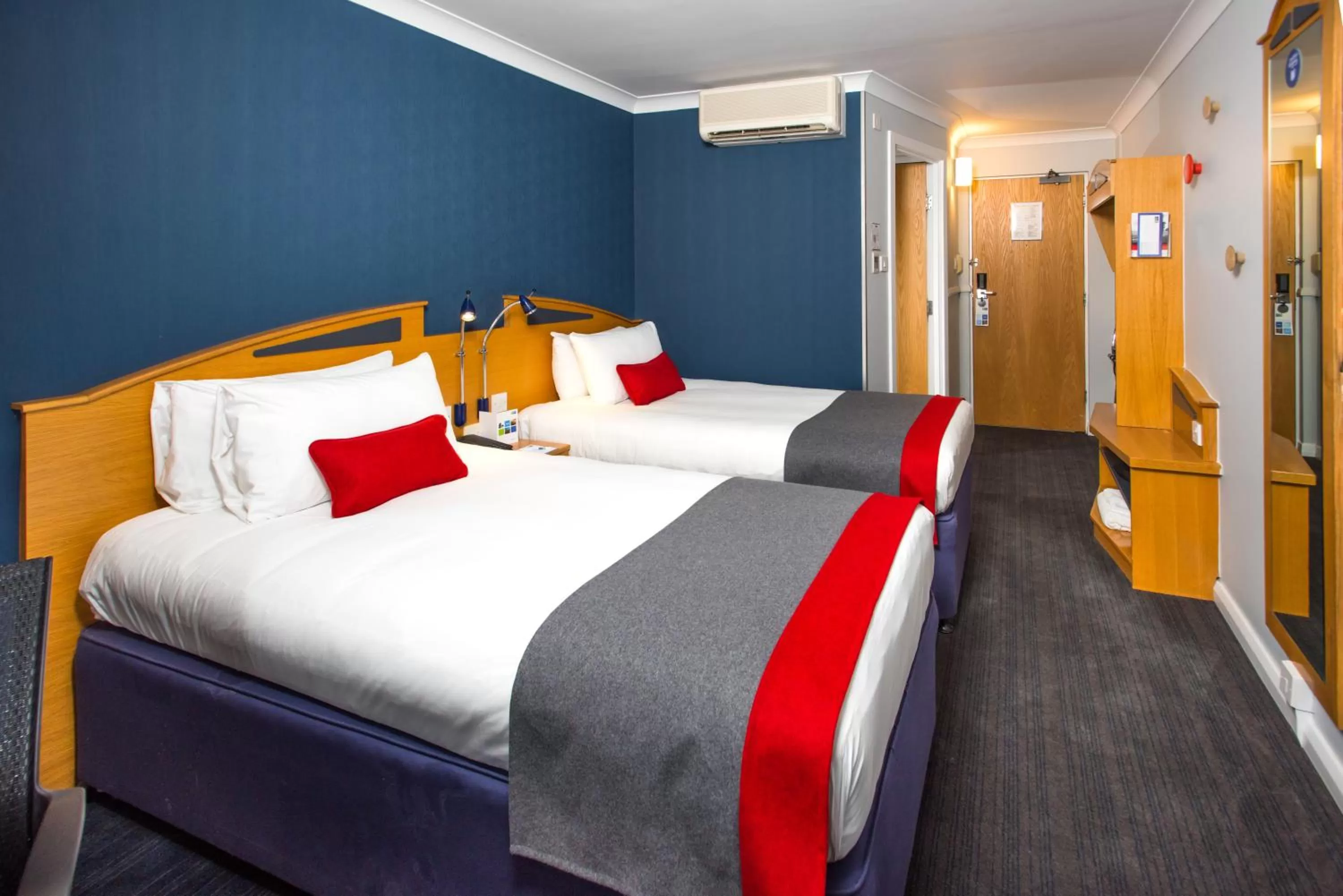 Twin Room in Holiday Inn Express East Midlands Airport, an IHG Hotel