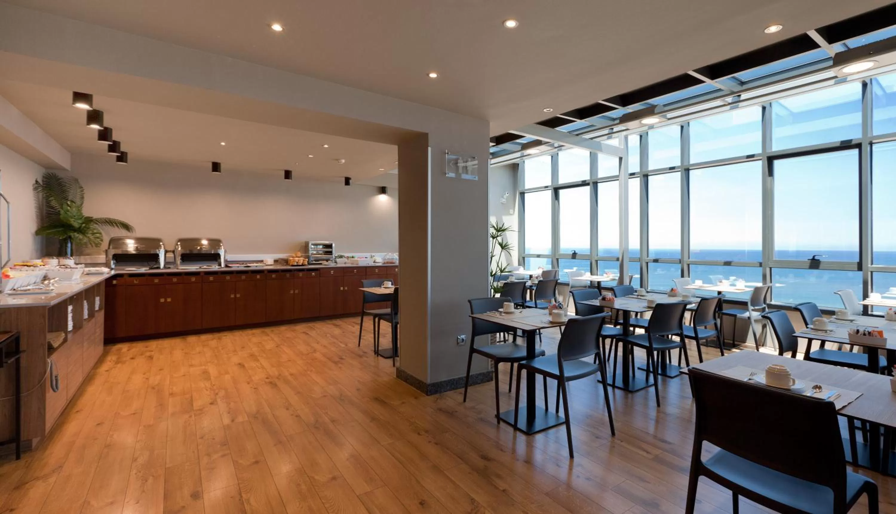 Restaurant/places to eat in Hotel Príncipe de Asturias