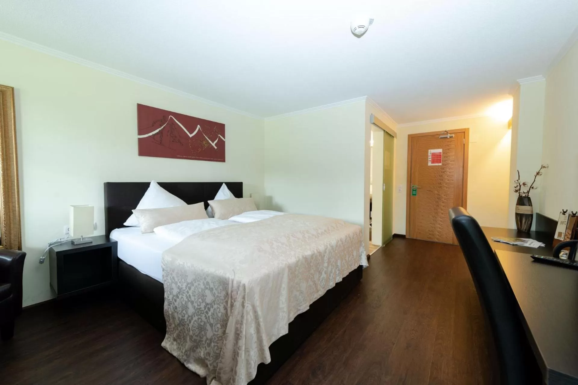 Photo of the whole room, Bed in S'Matt 3