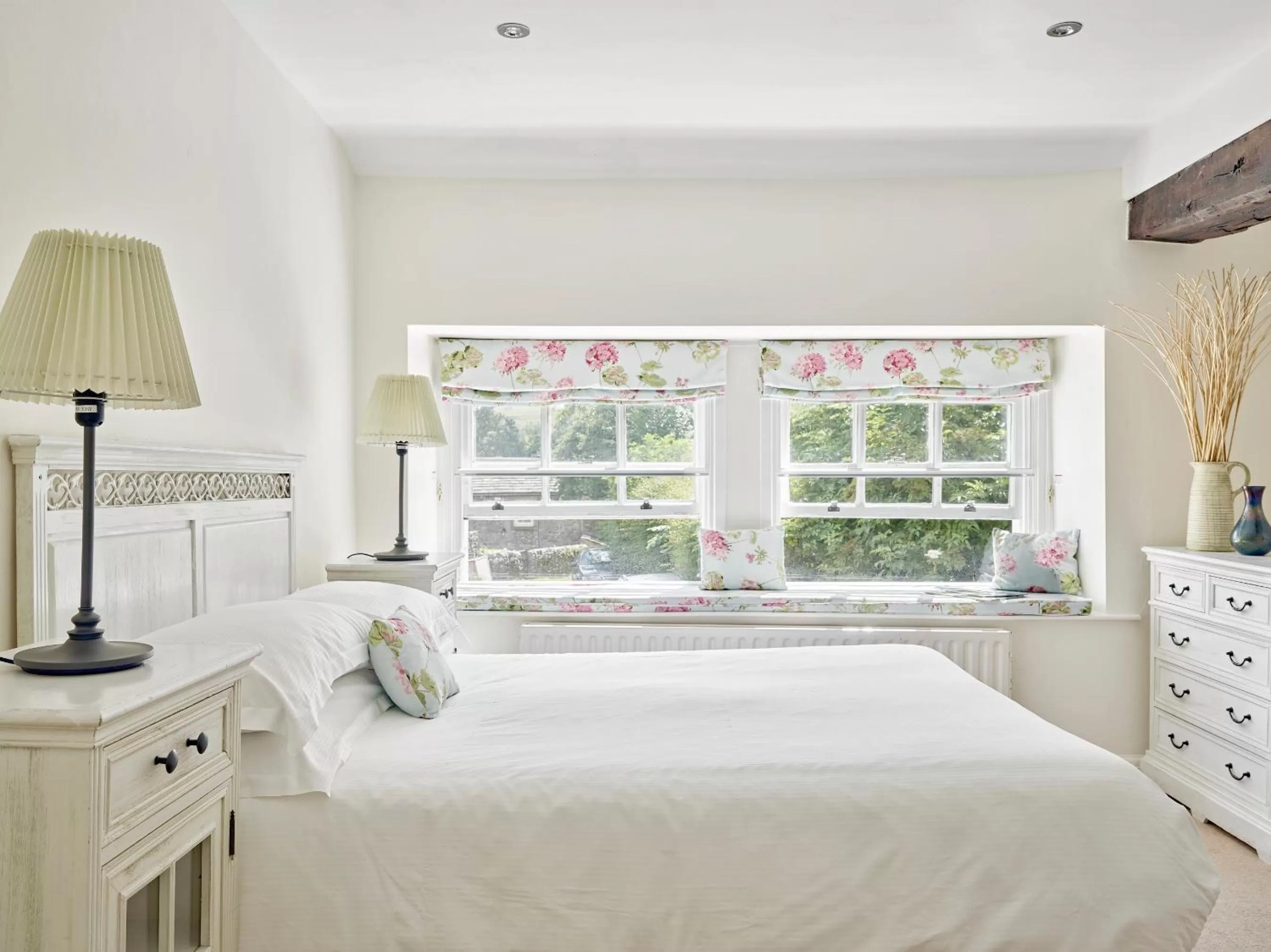 Bed in Tennant Arms Hotel