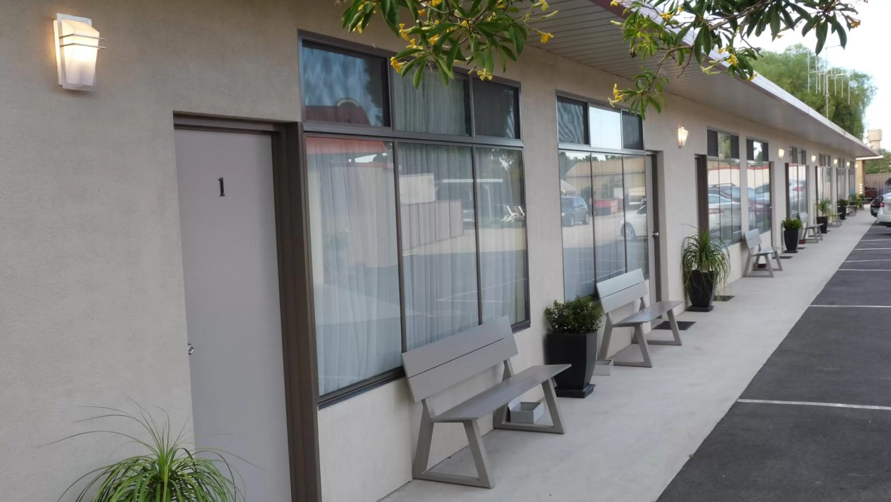 Property building in Loddon River Motel Kerang