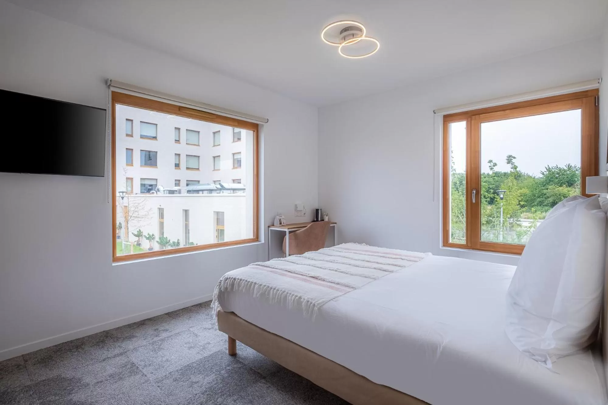 Bed in Hôtel Amiens Sud