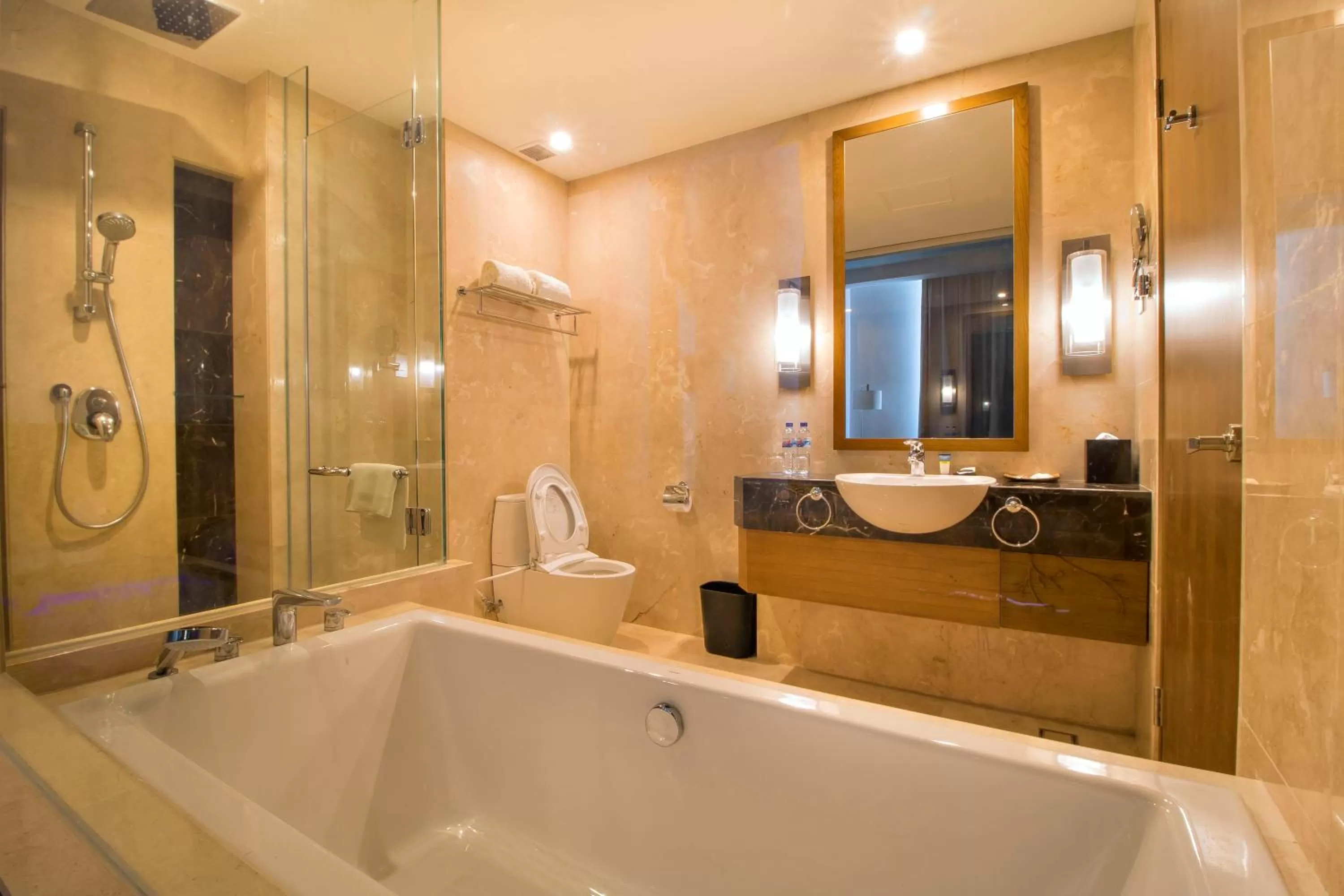 Shower in Four Points by Sheraton Manado