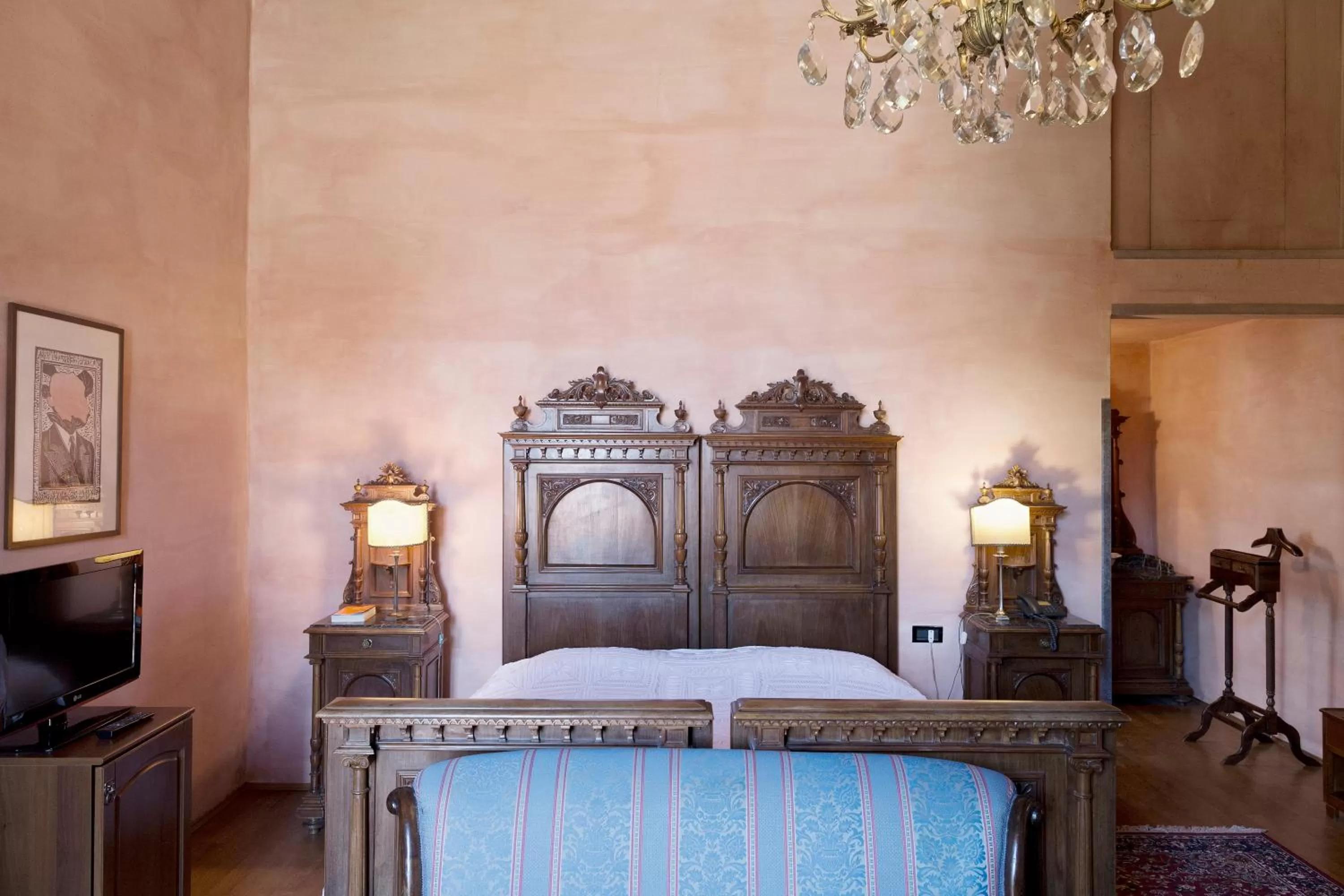 Bed in Hotel Locanda Dei Mai Intees