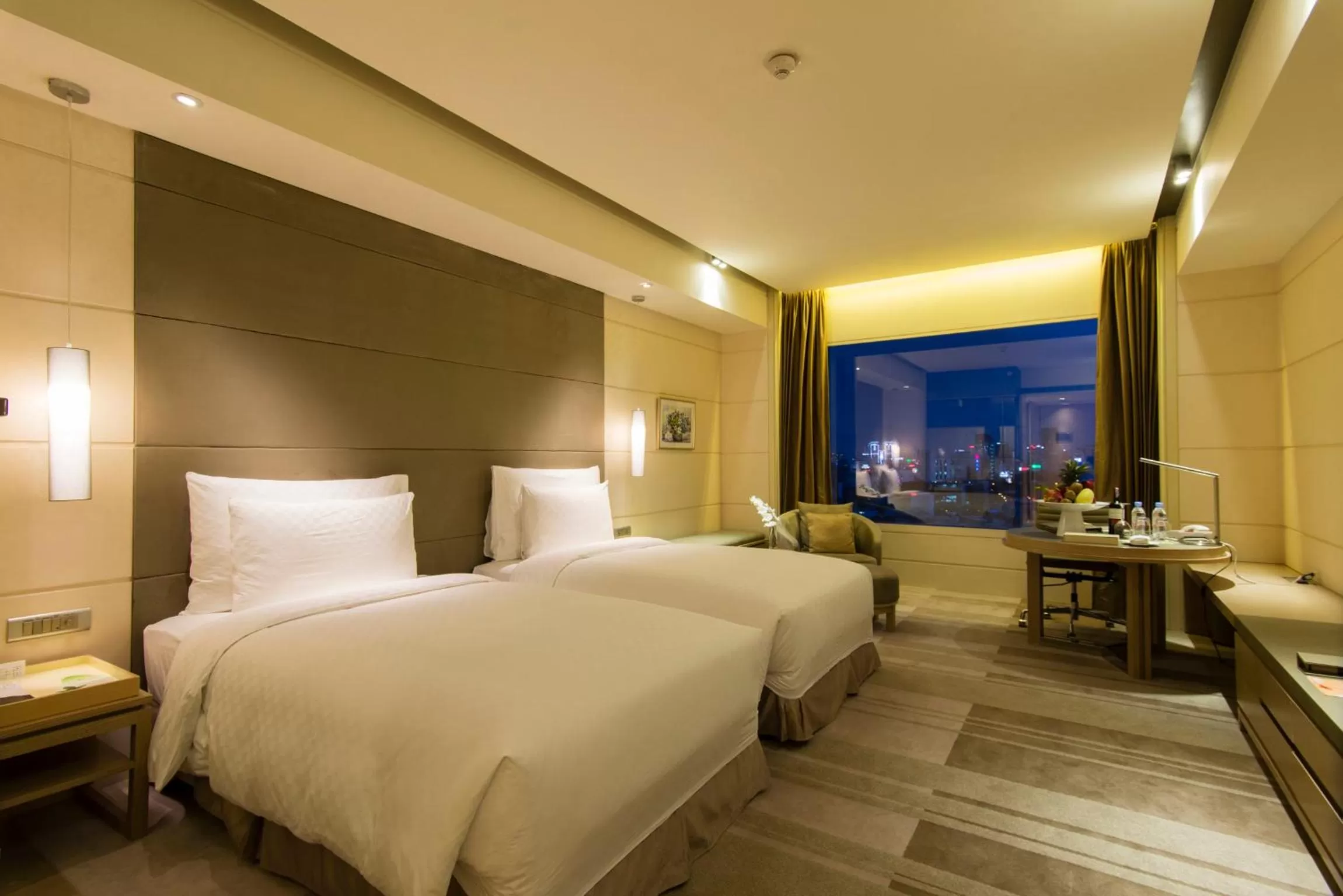 Bedroom, Bed in Hotel Nikko Saigon