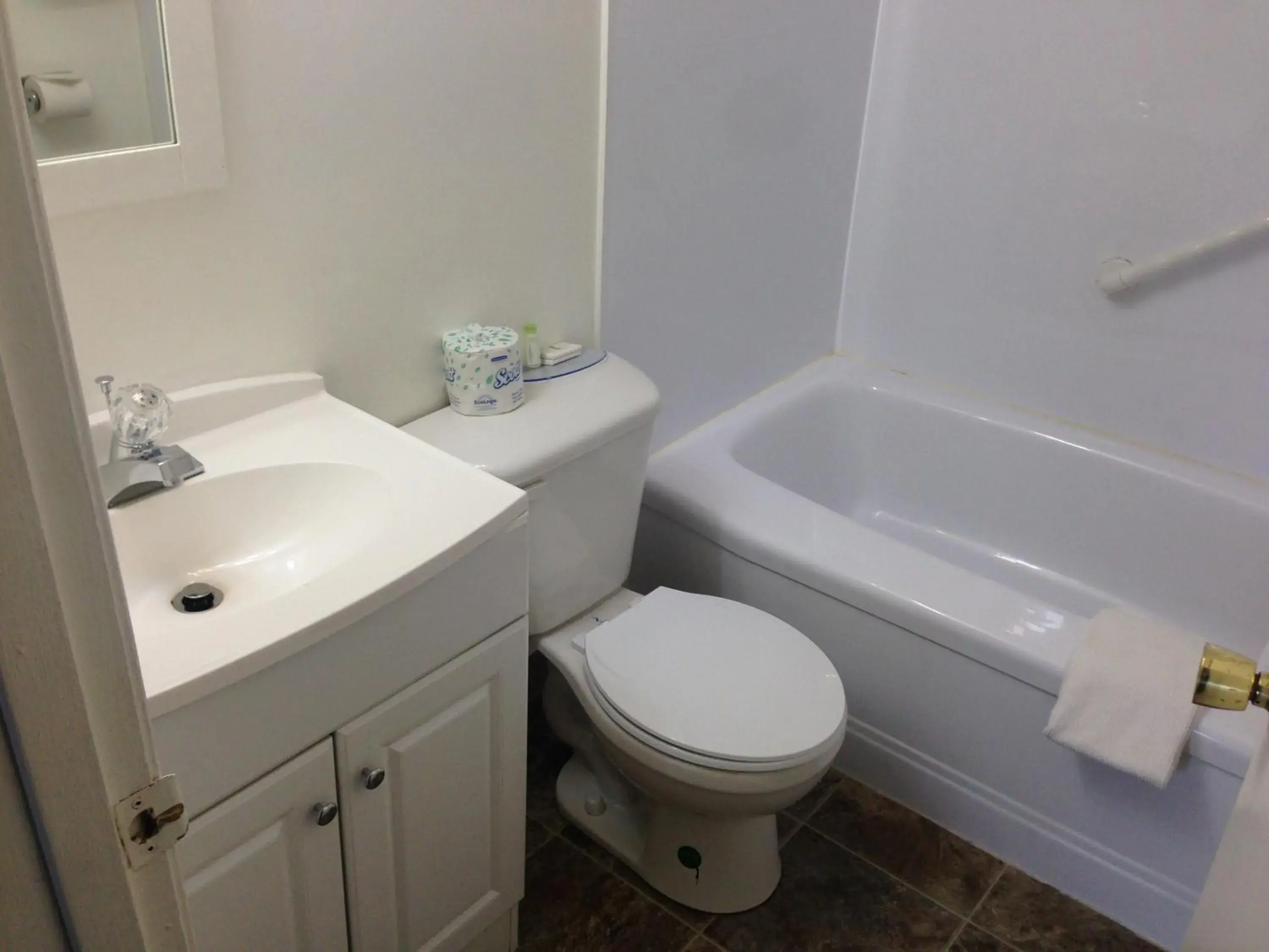 Queen Studio - Non-Smoking in Travelodge by Wyndham Moose Jaw Queen Studio - Non-Smoking in Travelodge by Wyndham Moose Jaw