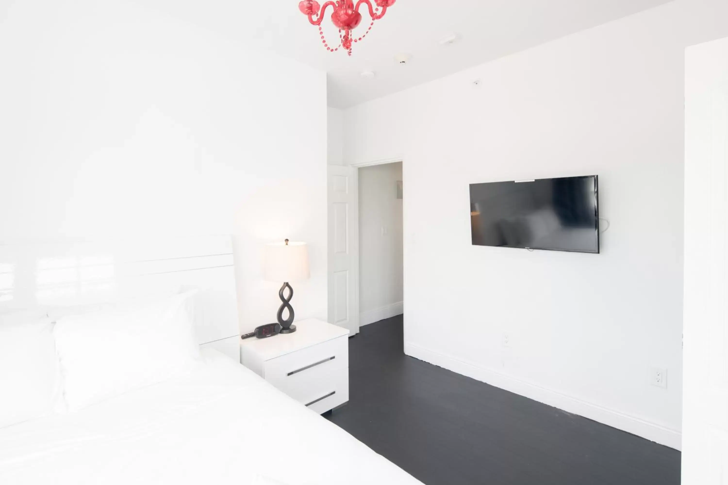 Queen Suite in The Donovan at Miami Beach Queen Suite in The Donovan at Miami Beach