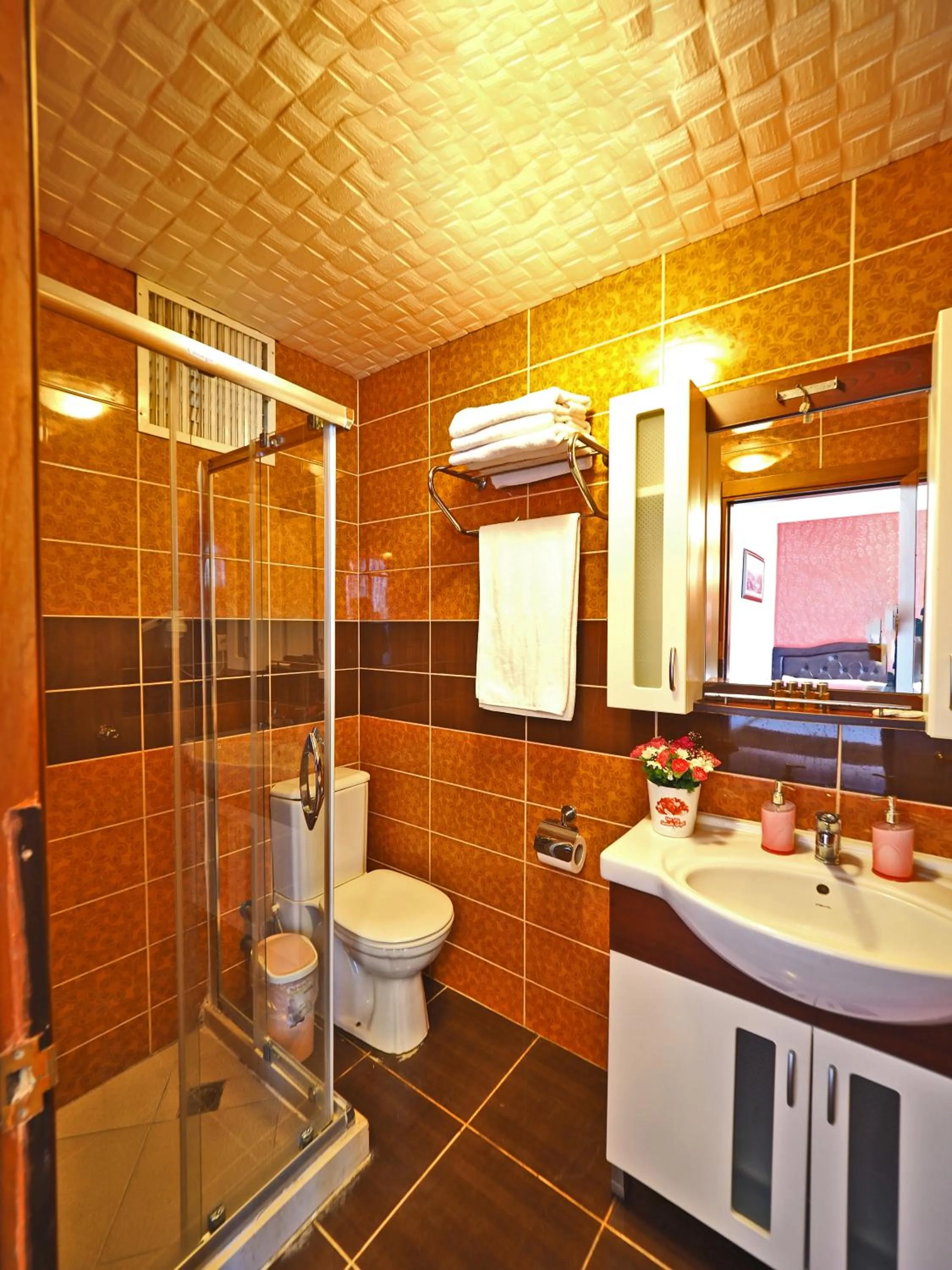 Bathroom in The Sunrise Hotel