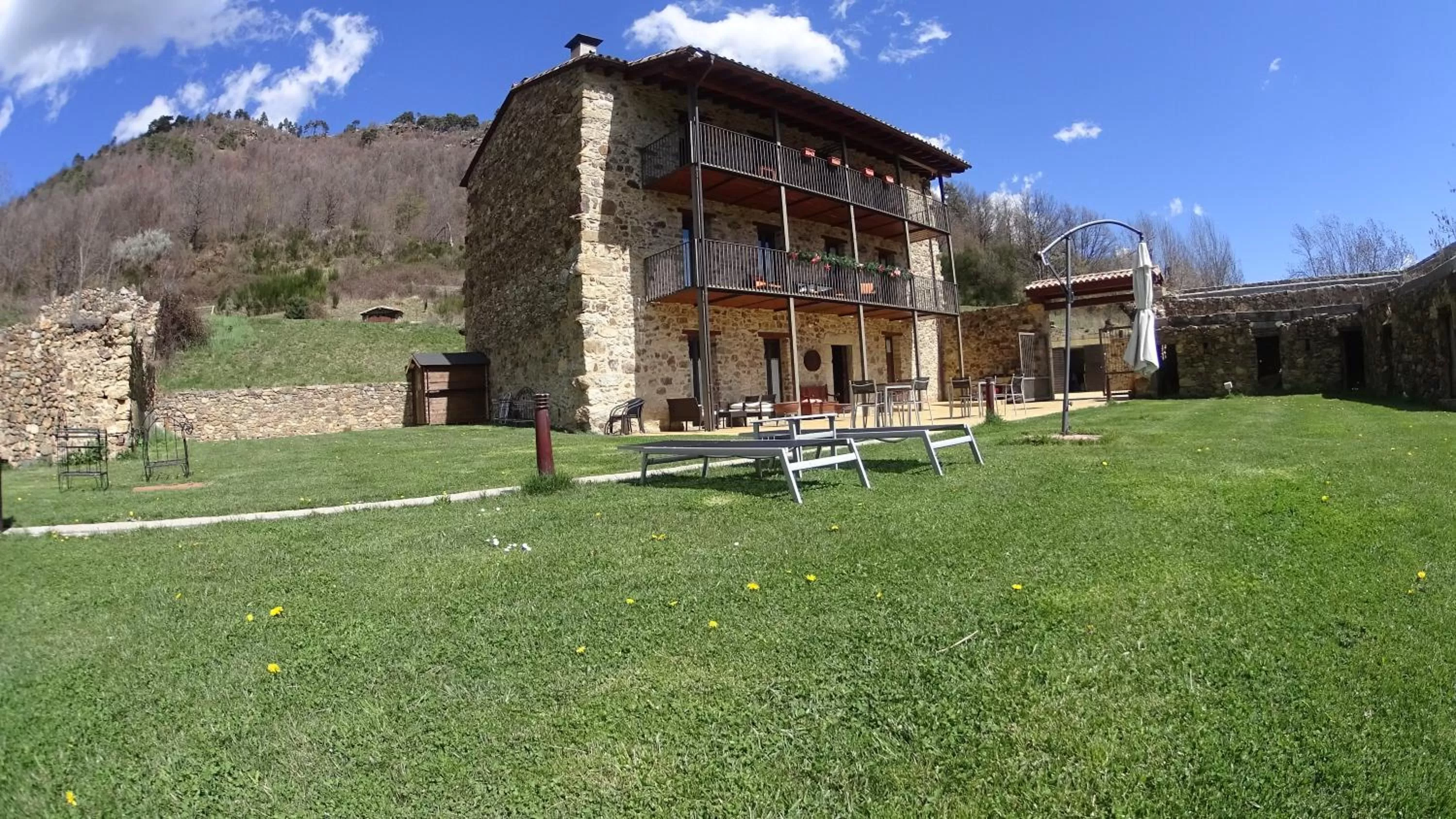 Property building in La Casassa de Ribes