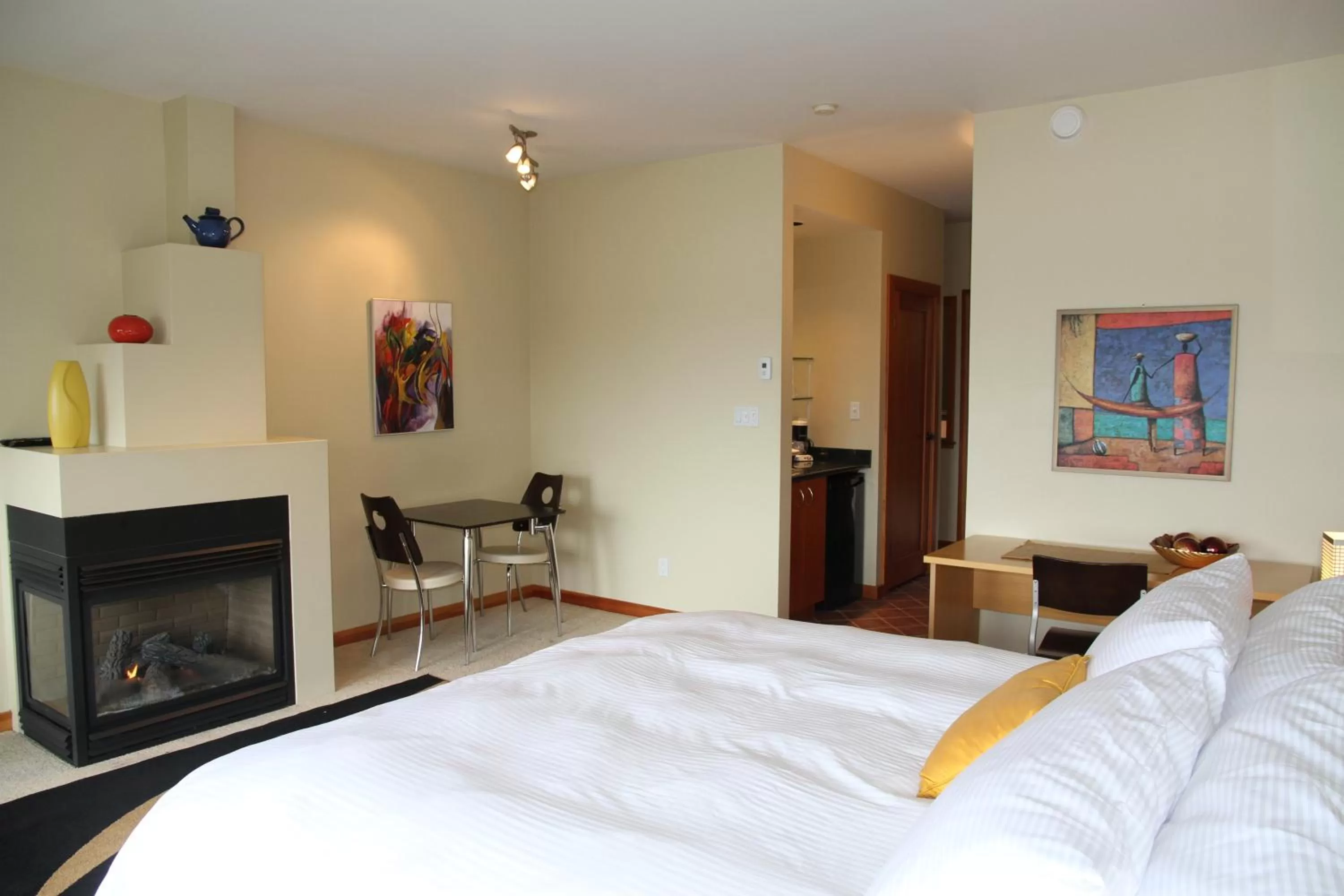 Bed in Moon Water Lodge