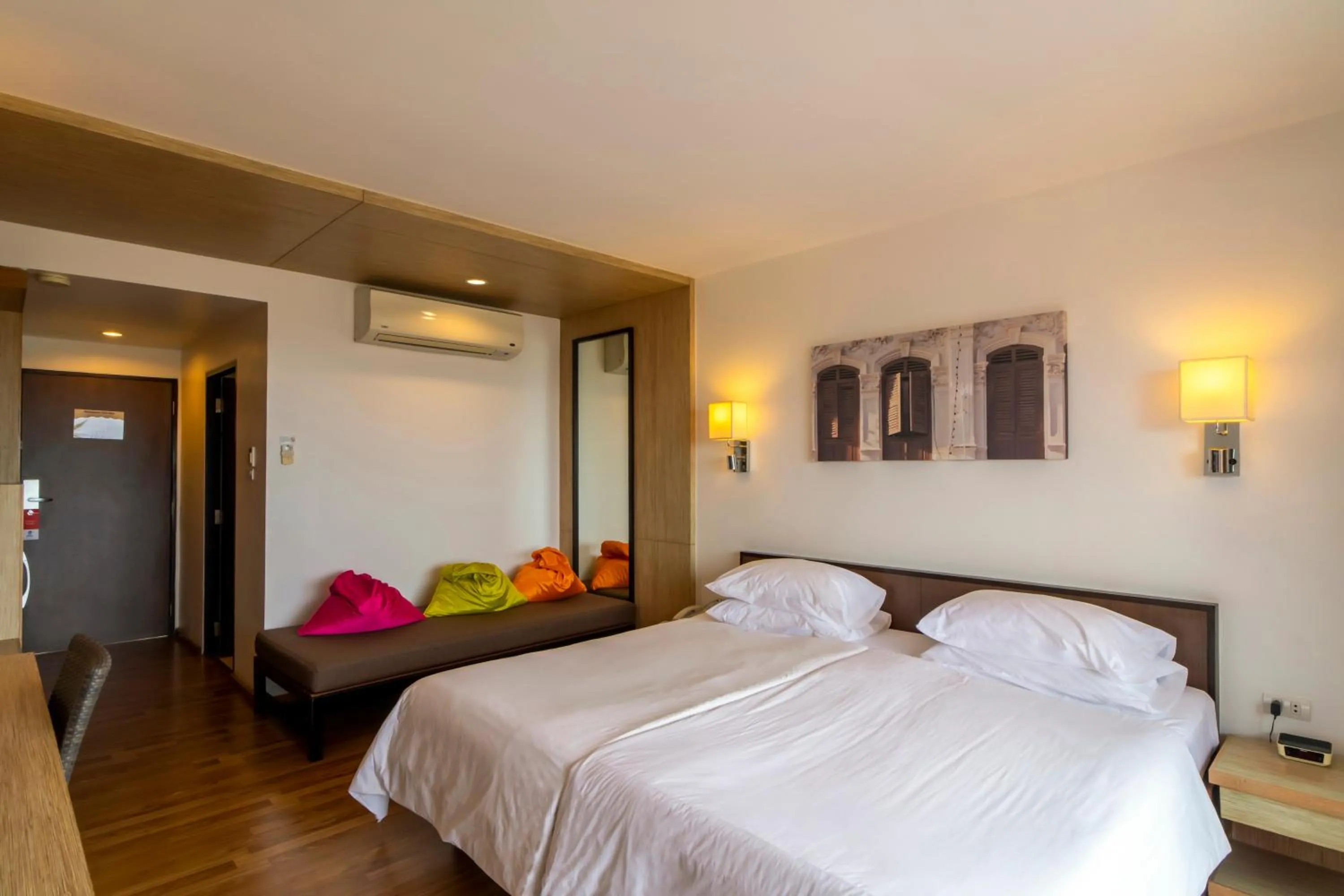 Bed in Best Western Phuket Ocean Resort