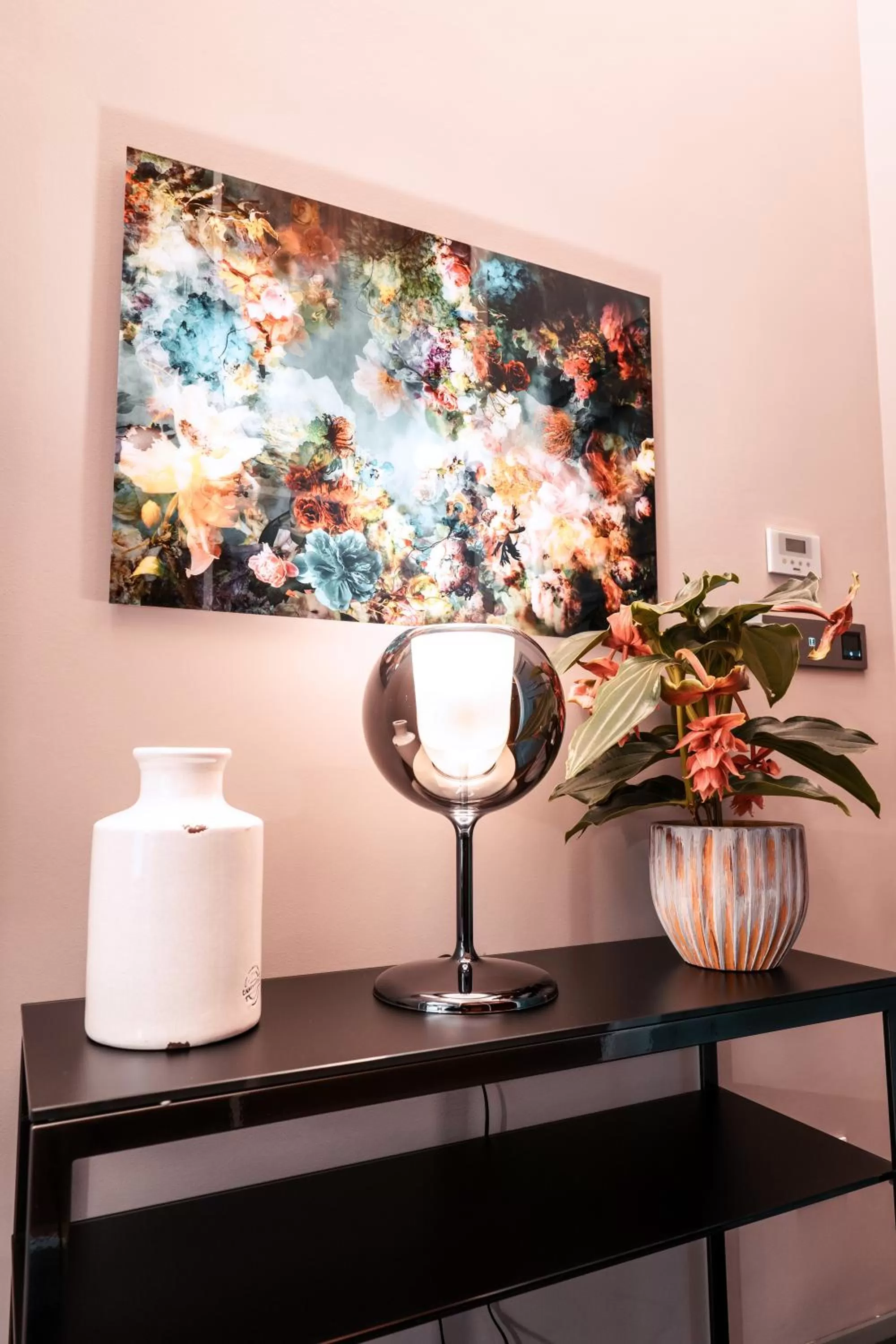 Decorative detail in Sa Suites