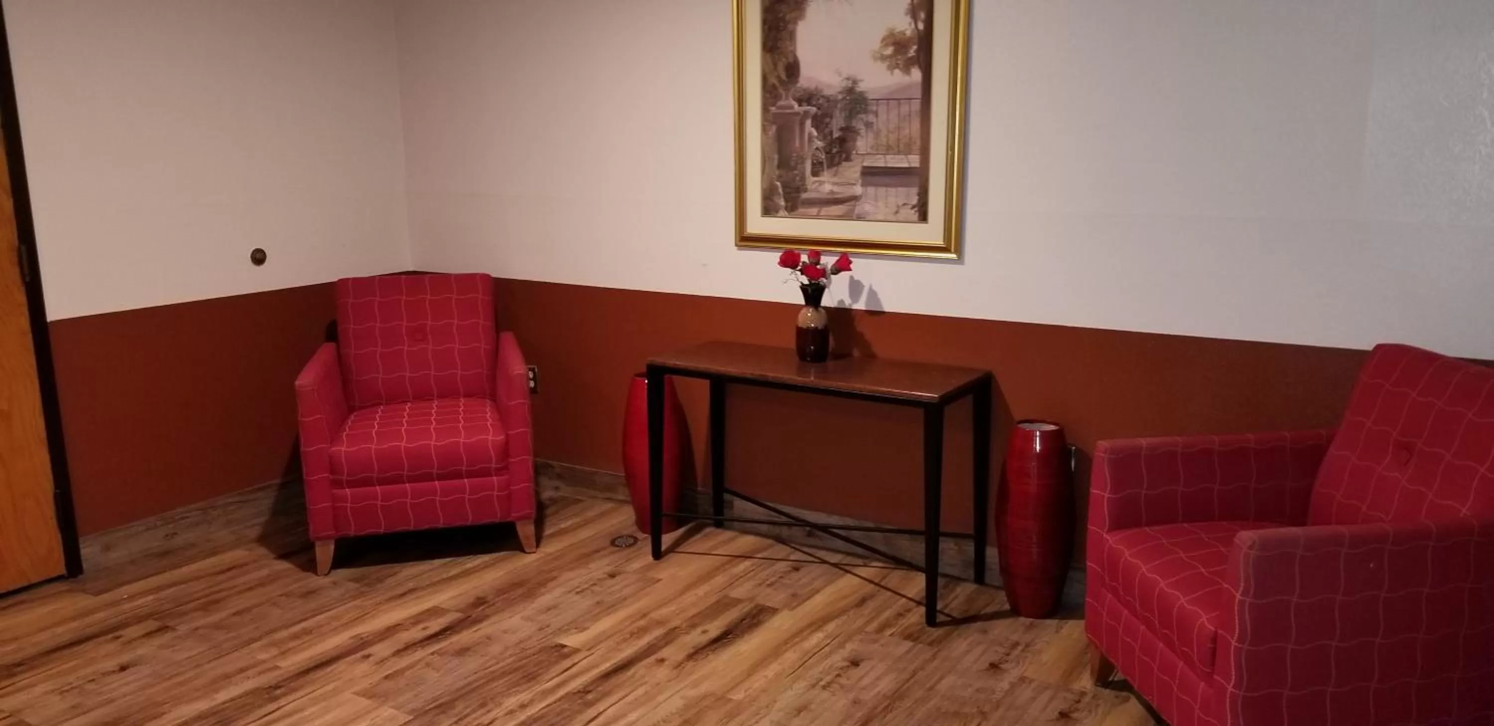 Seating area in Ramada by Wyndham Albert Lea