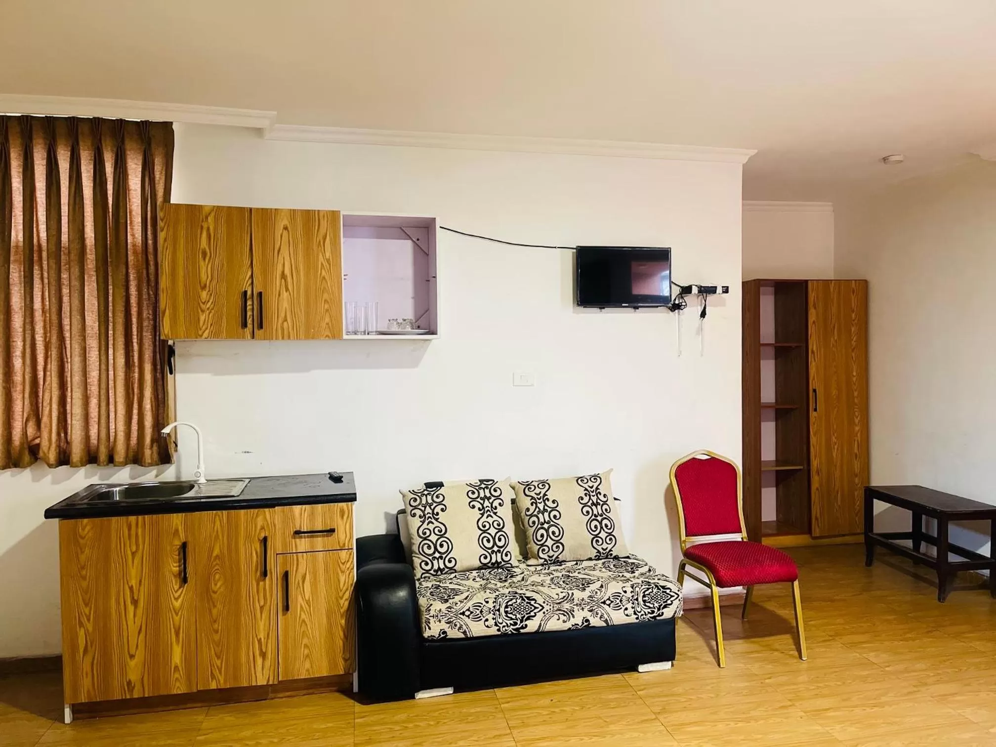 TV and multimedia, Kitchen/Kitchenette in Goza Guest House