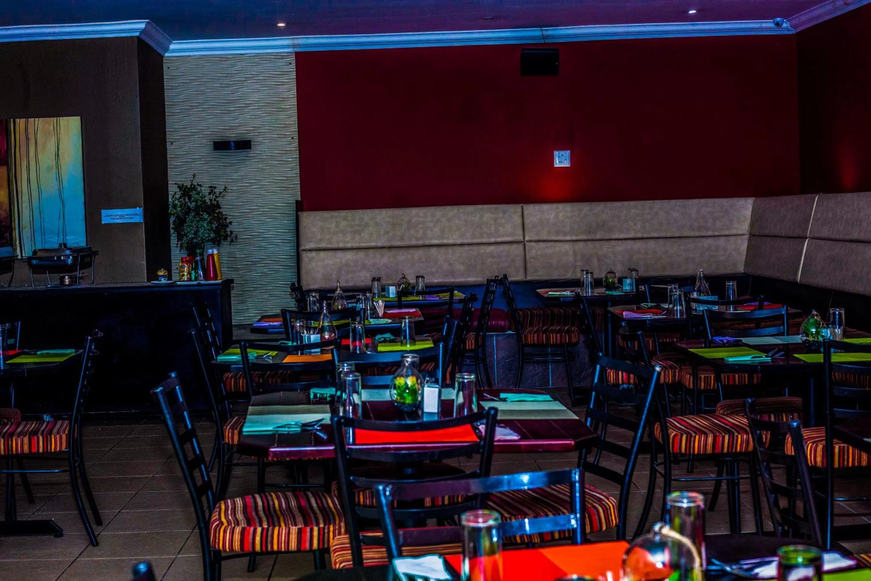 Restaurant/places to eat in Coyotes Hotel & Conference Centre