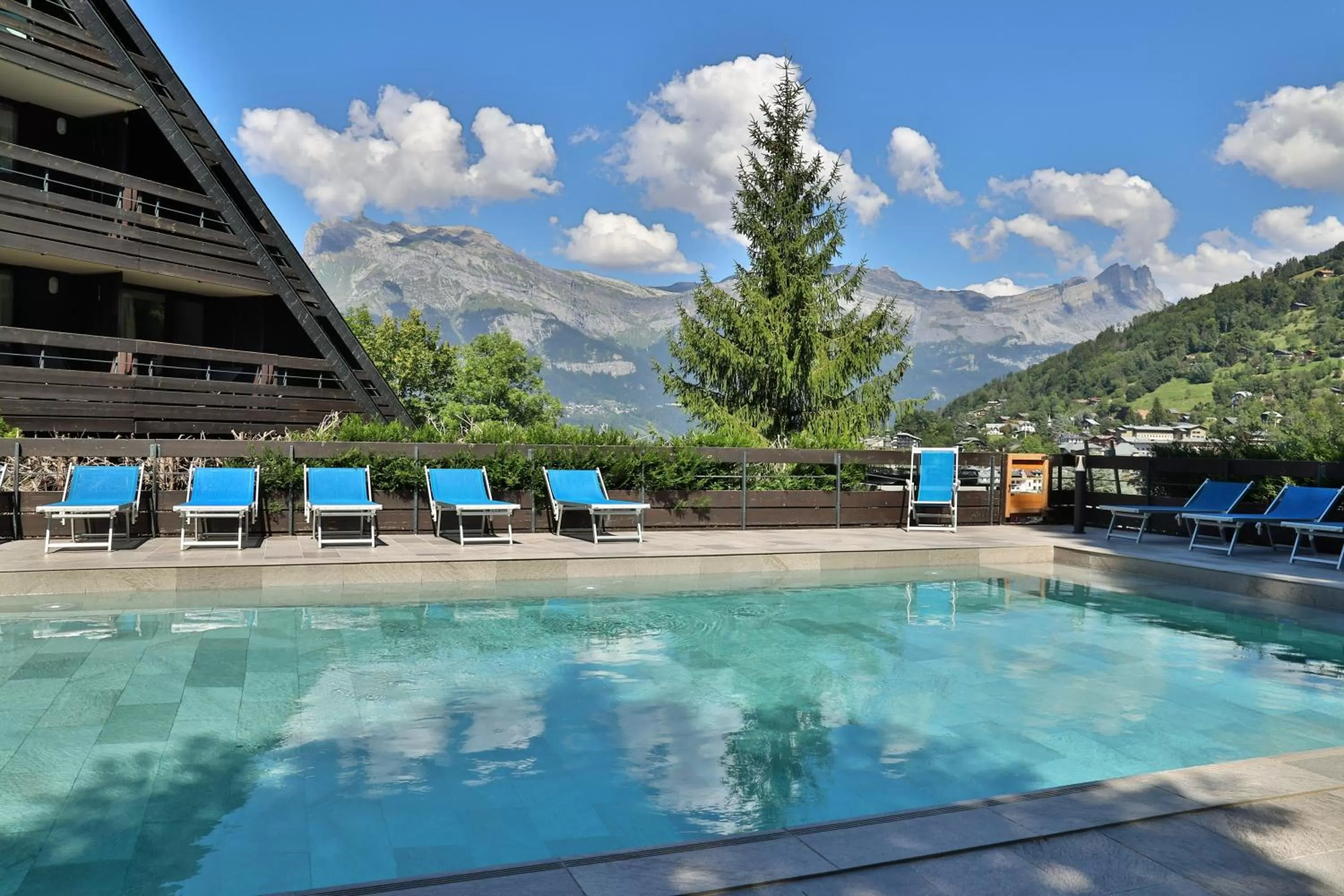 Swimming pool in SOWELL HOTELS Mont Blanc et SPA