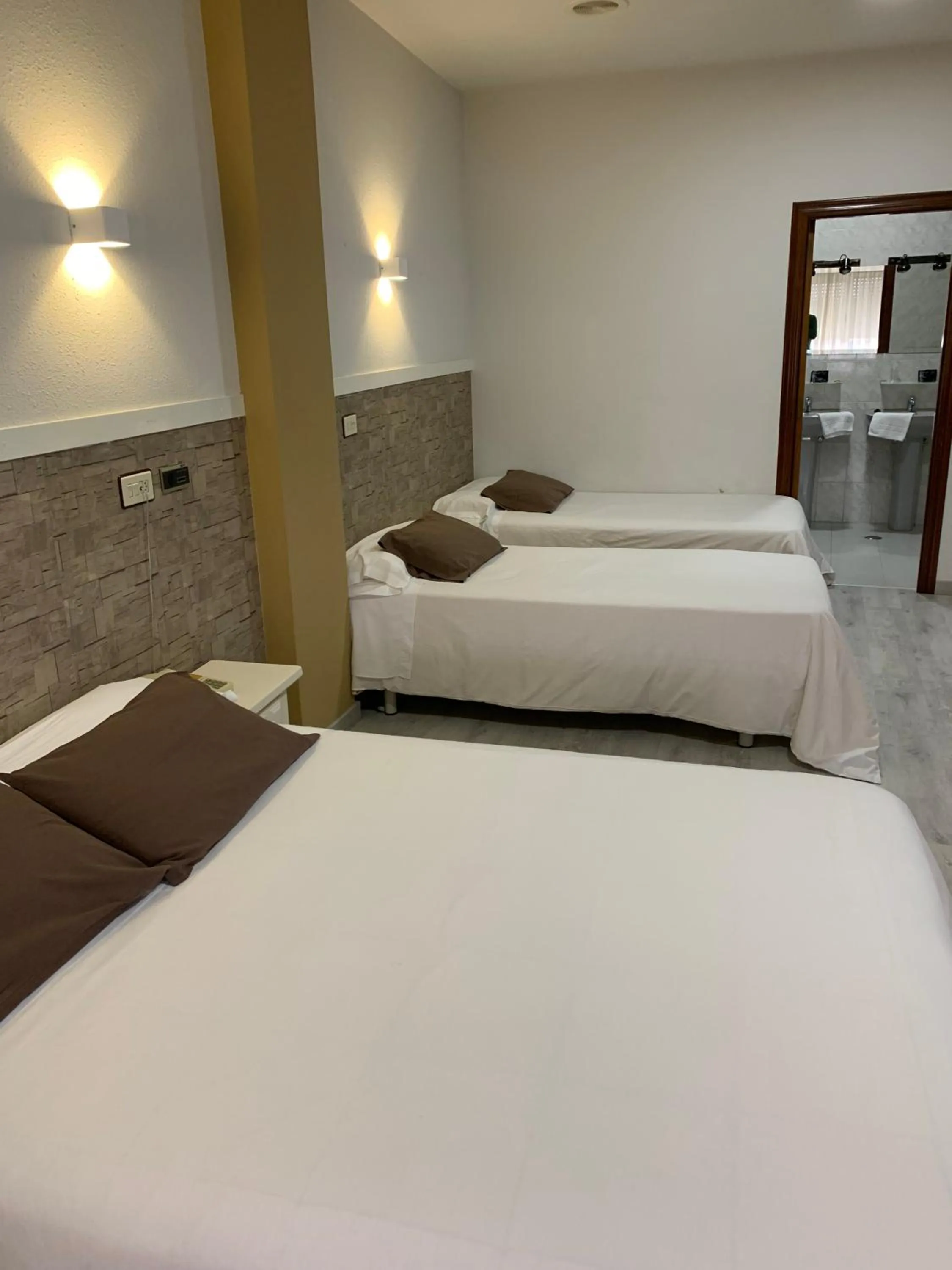 Bedroom, Bed in Hotel Los Olmos