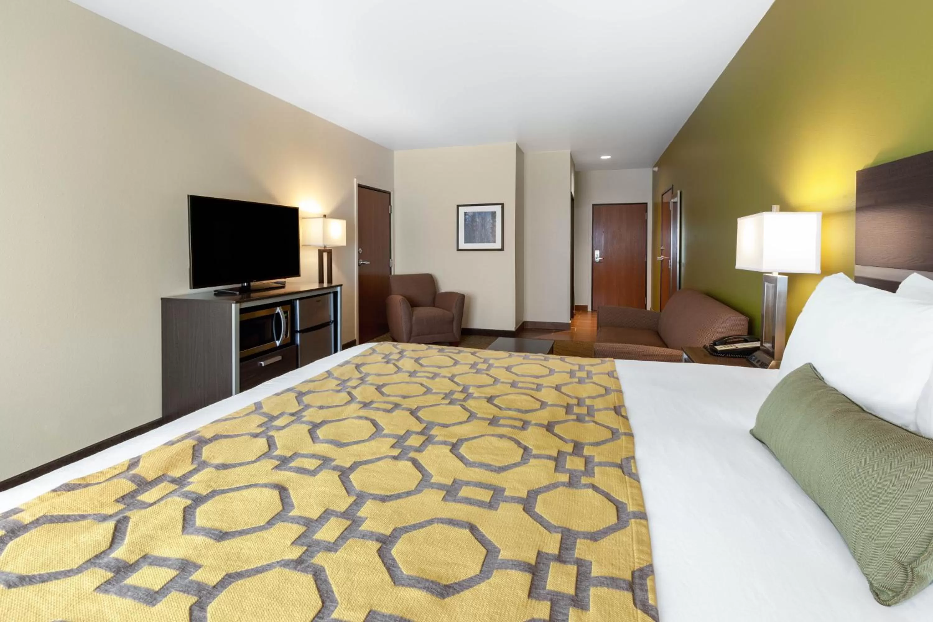 Photo of the whole room, Bed in Baymont by Wyndham Beulah