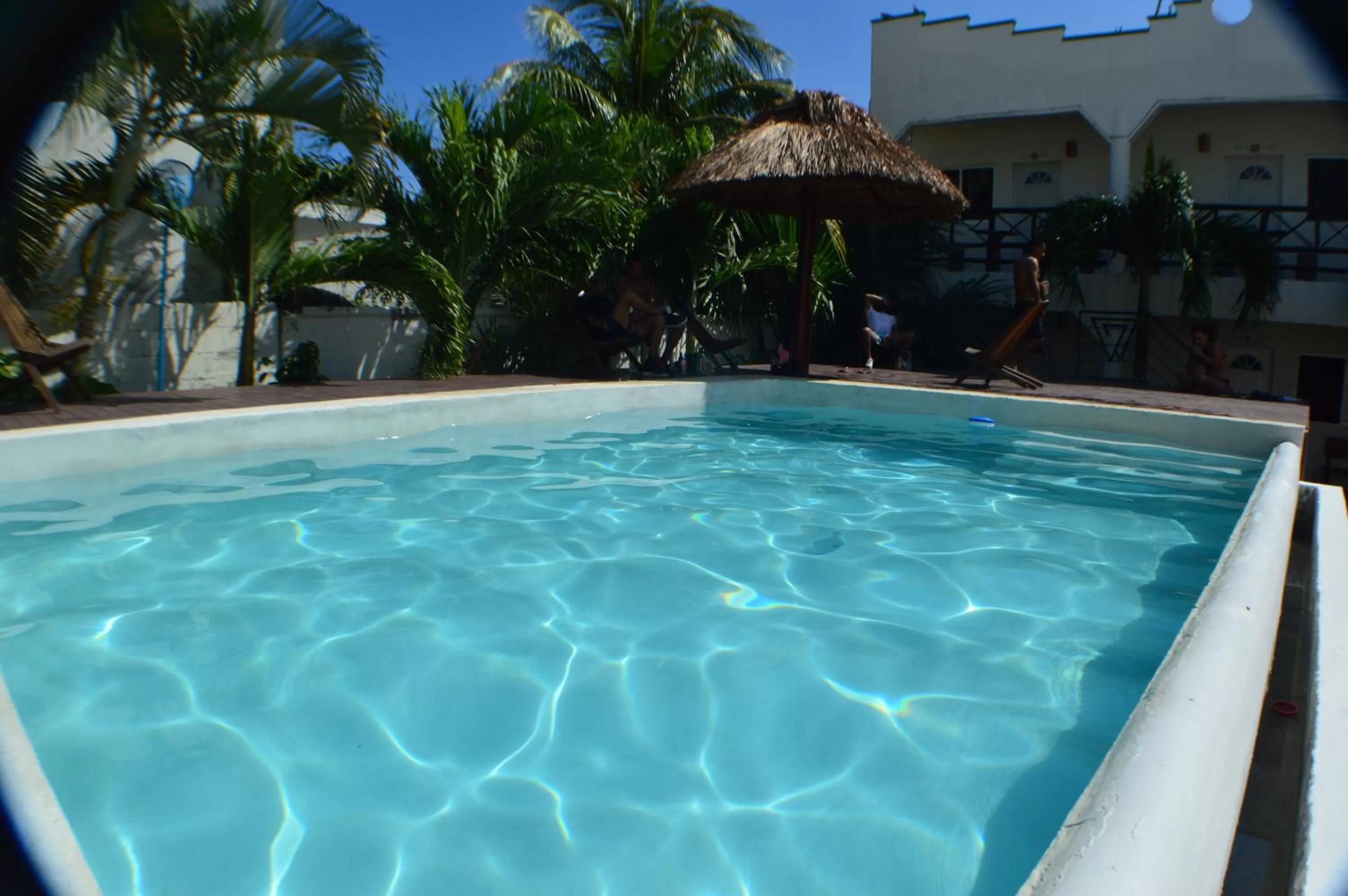 Swimming pool in Kukulcan by Emotion