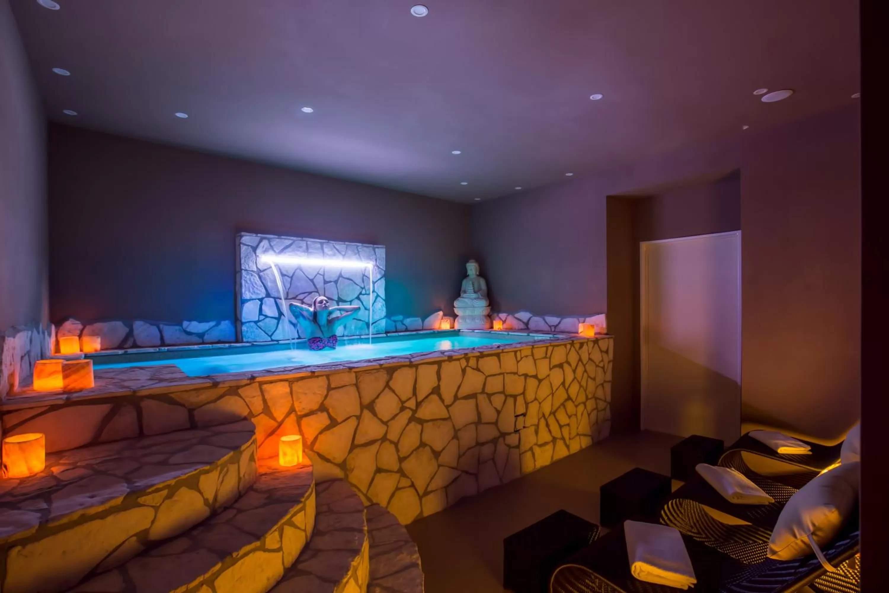 Public Bath in Hotel 87 eighty-seven - Maison d'Art Collection