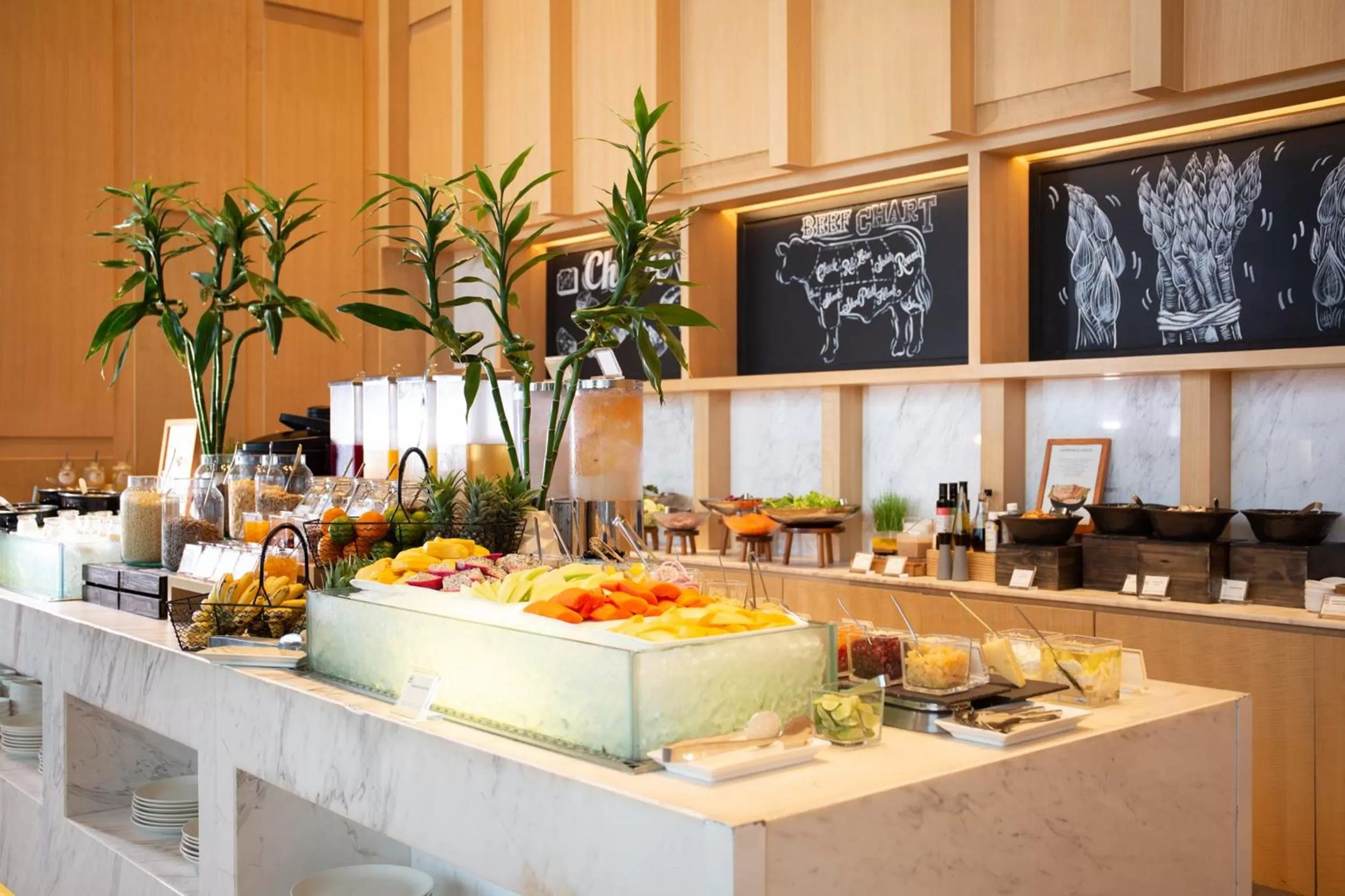 Food and drinks in Avani Plus Riverside Bangkok Hotel