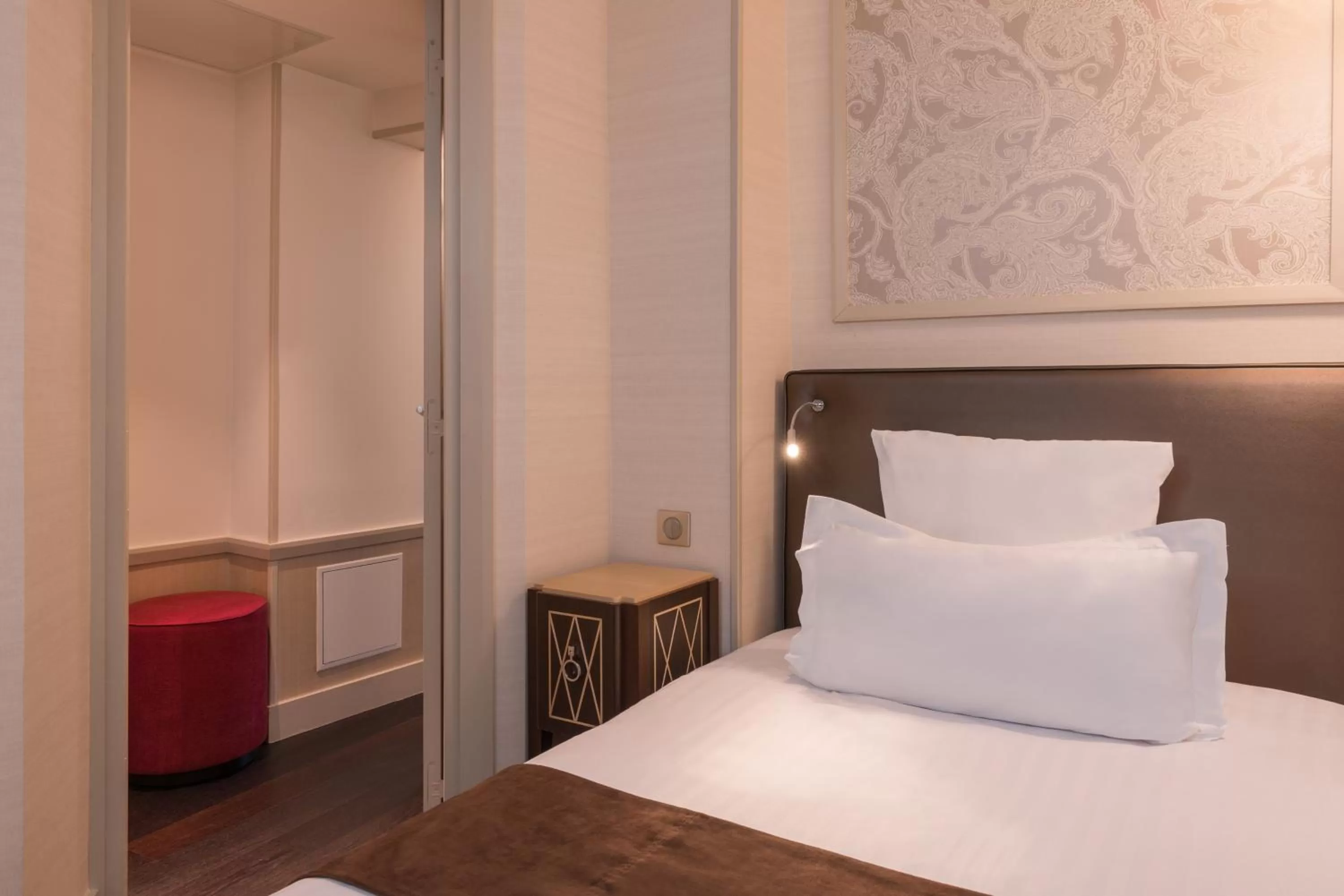 Bed in Crystal Hotel