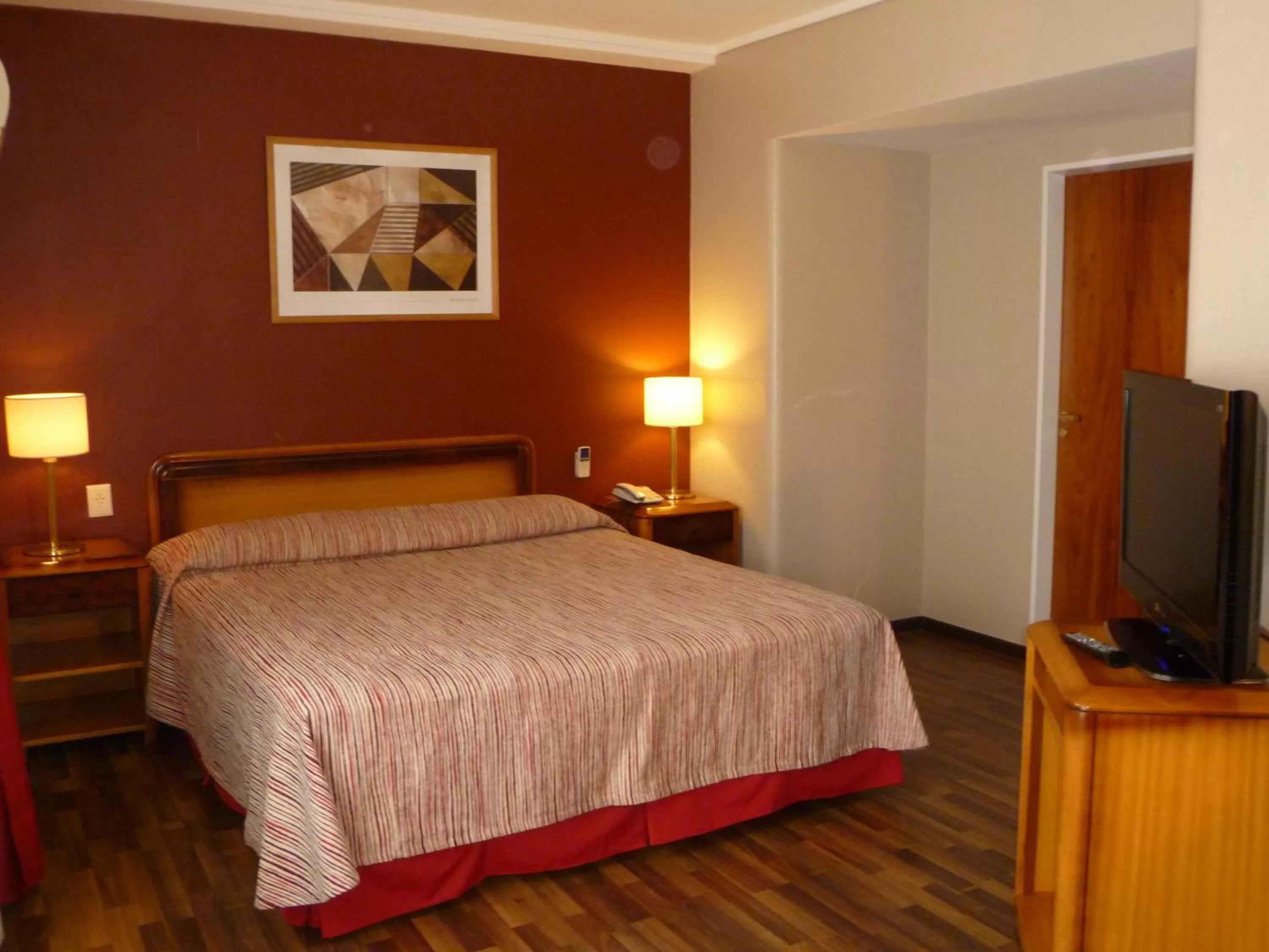 Photo of the whole room, Bed in Tritone Hotel