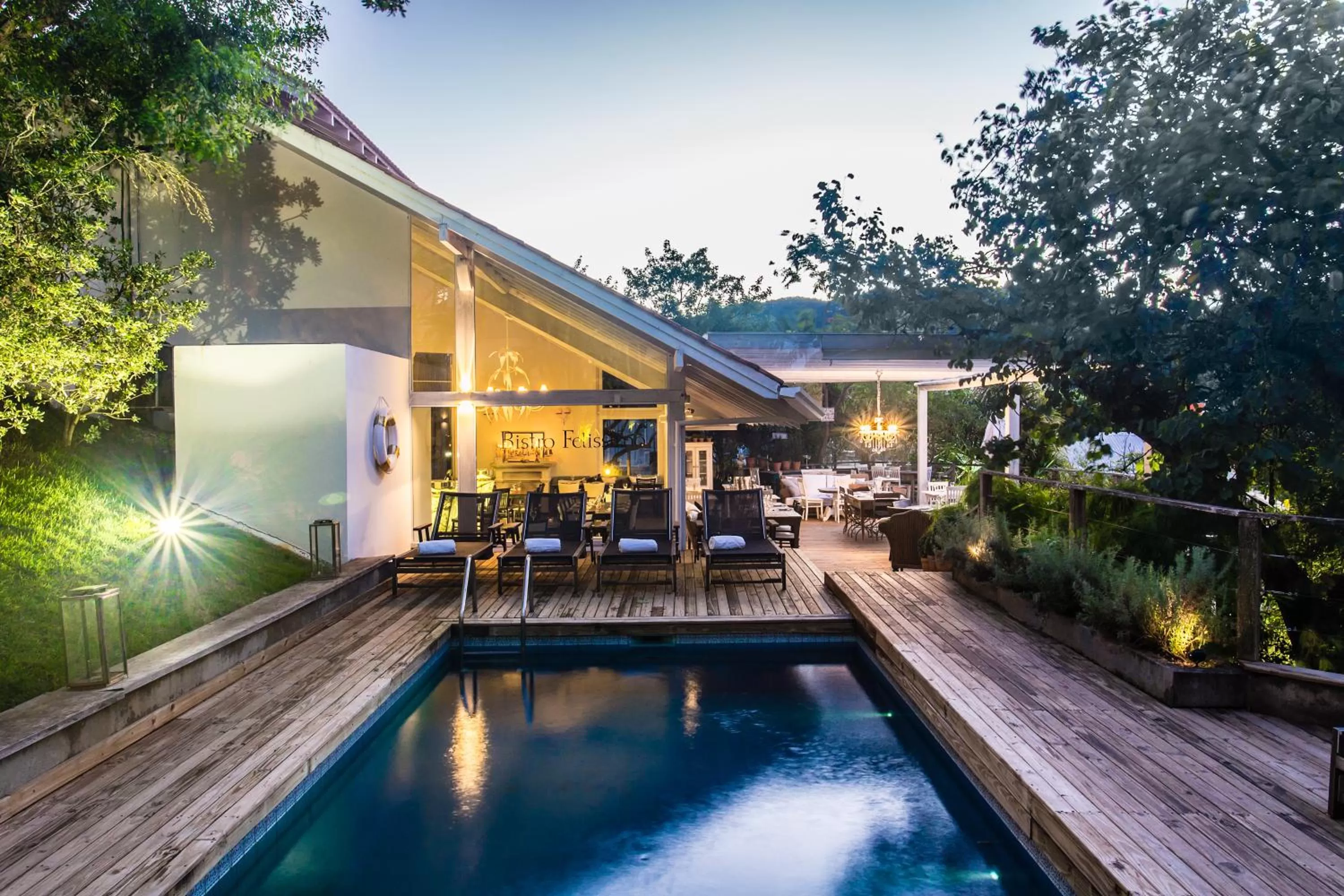 Restaurant/places to eat, Swimming Pool in Felissimo Exclusive Hotel