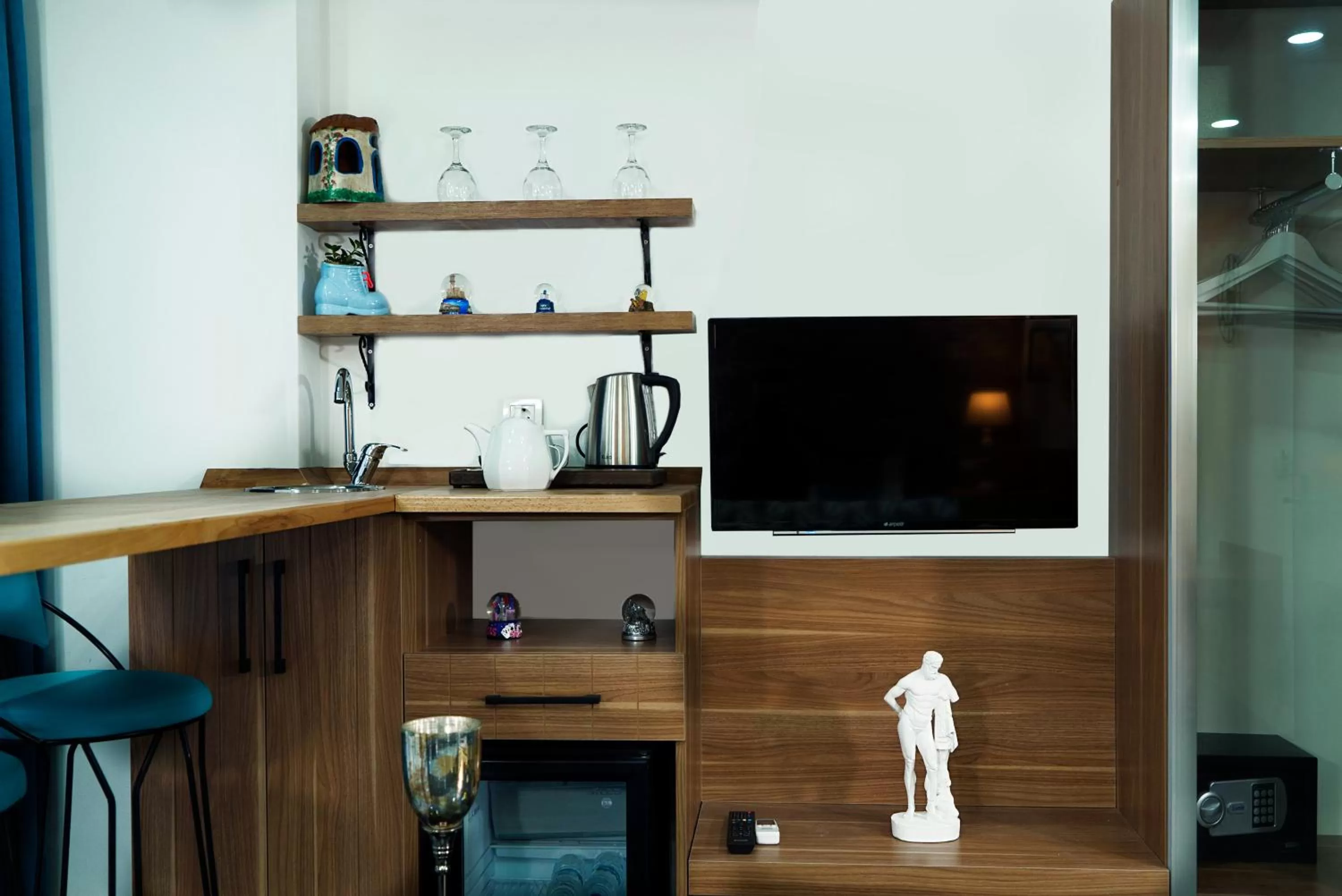 Coffee/tea facilities in Taksim Yazıcı Residence