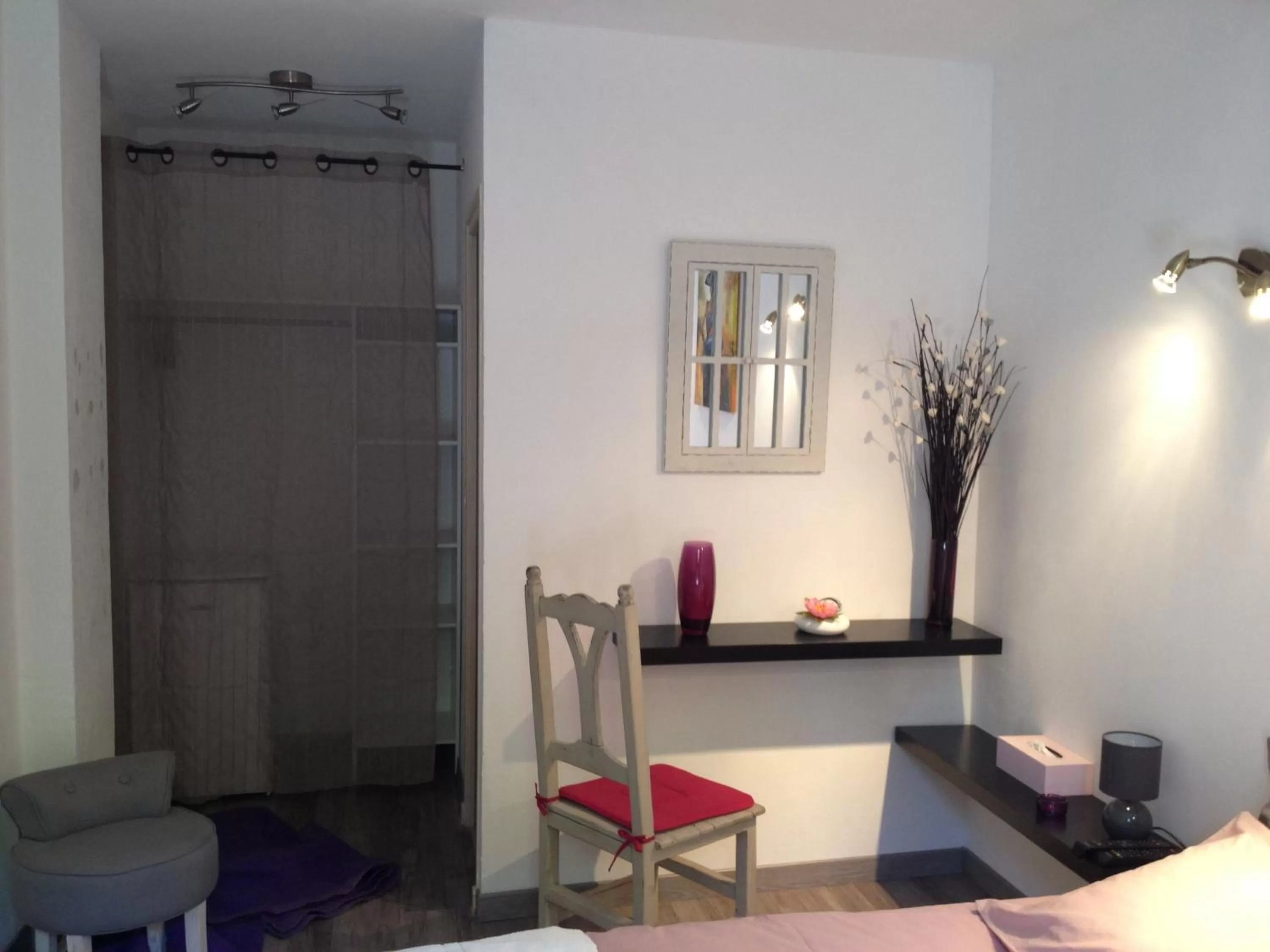 Photo of the whole room, Dining Area in Chez Louis