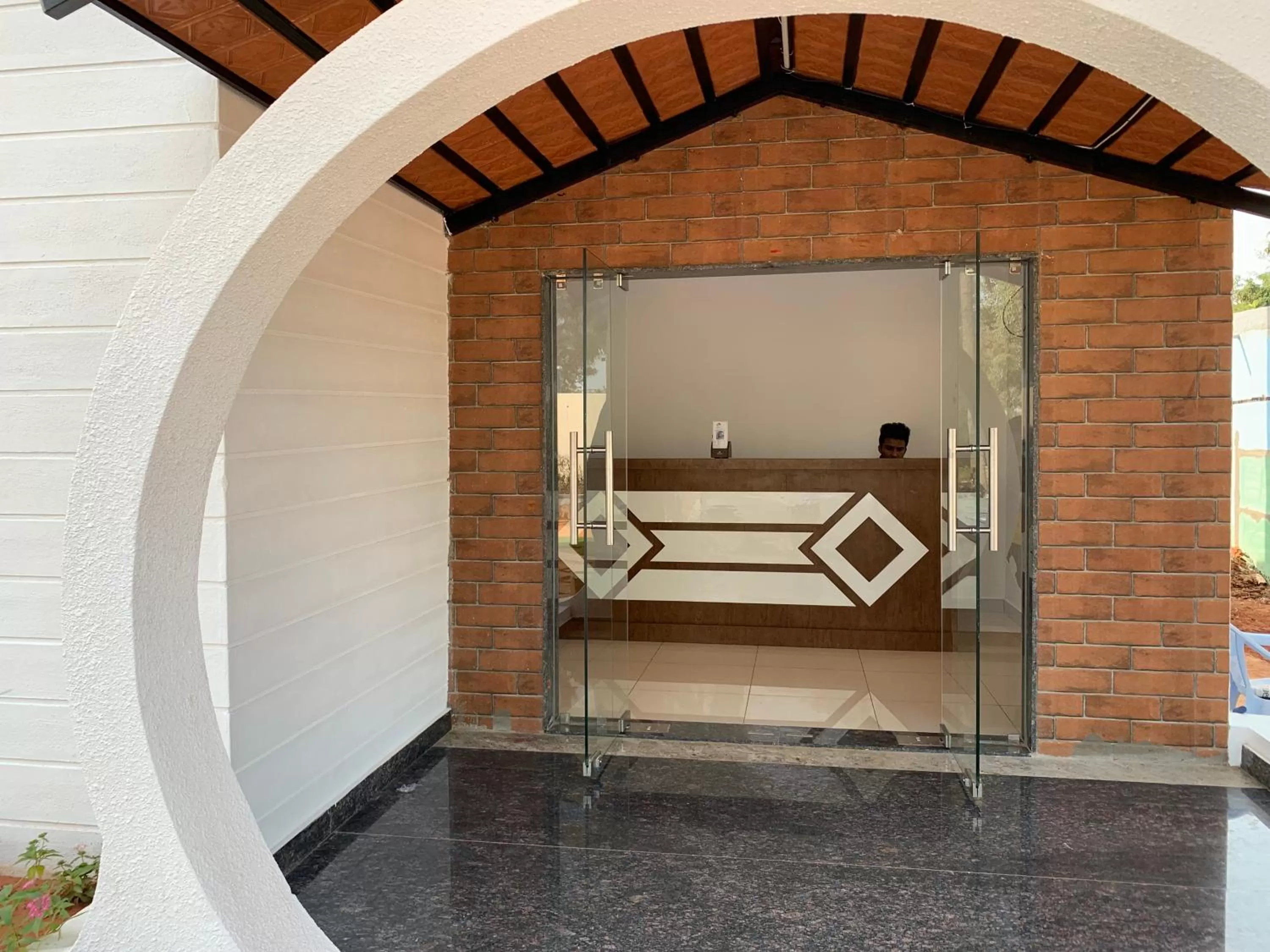 Facade/entrance in Airport Regency