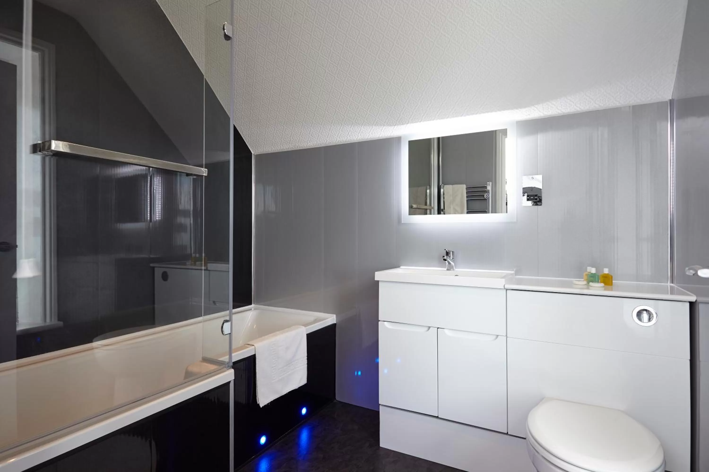 Bathroom in Luccombe Hall Hotel